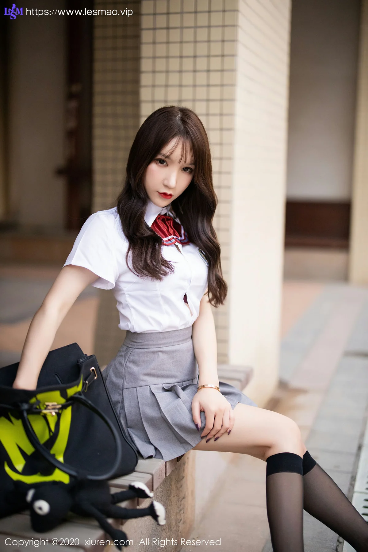 XiuRen 秀人 No.1899 短裙制服93P 周于希Sandy 性感外拍写真 - 6