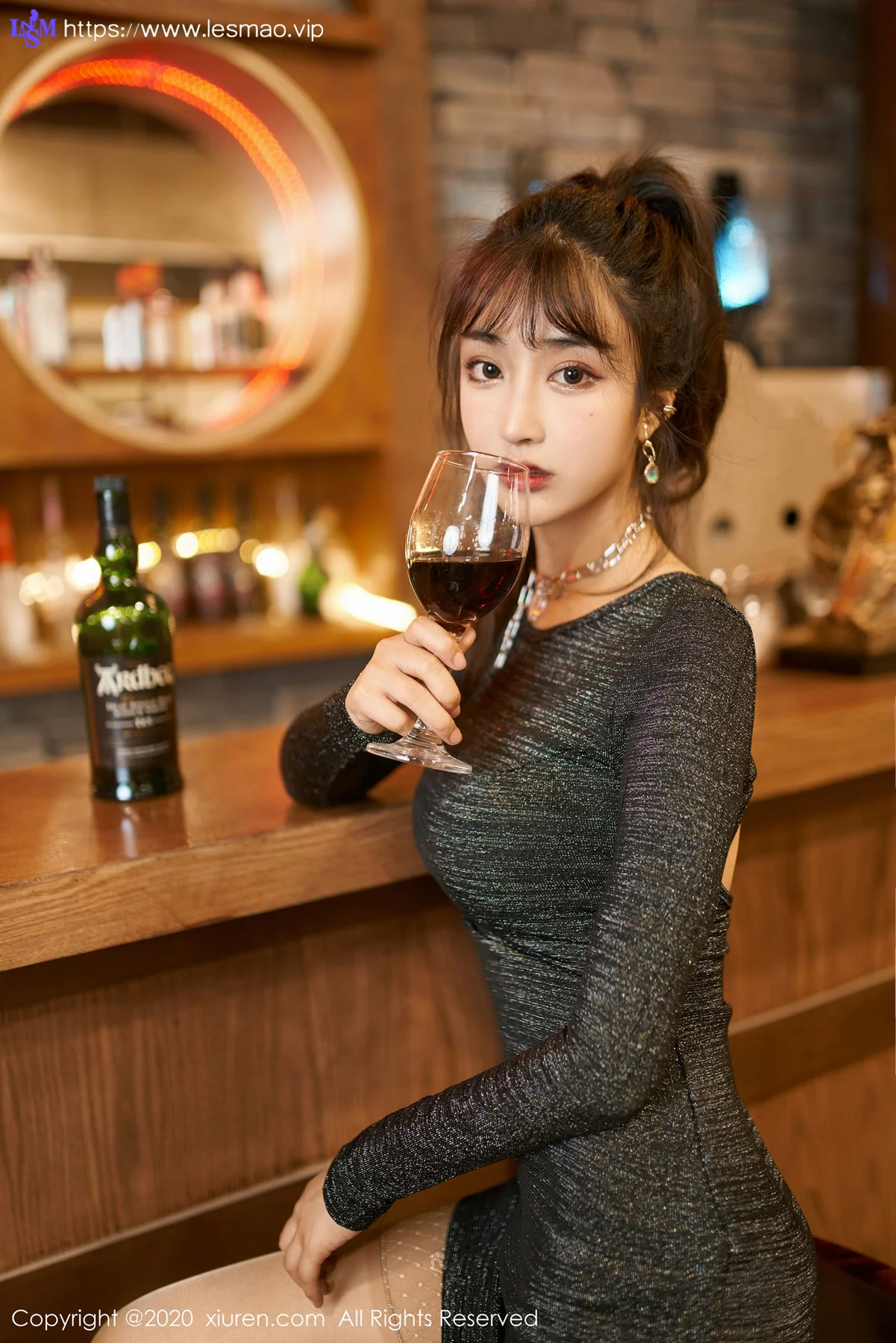 XiuRen 秀人 No.2085 酒吧主题写真 Betty林子欣 - 7