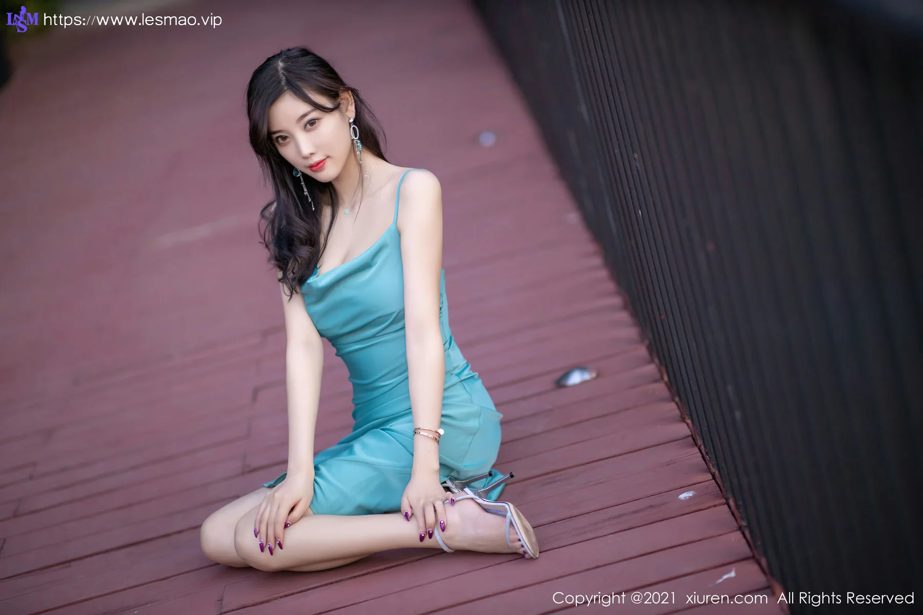 XiuRen 秀人 No.2997  典雅吊裙 杨晨晨 曼妙身姿 - 3