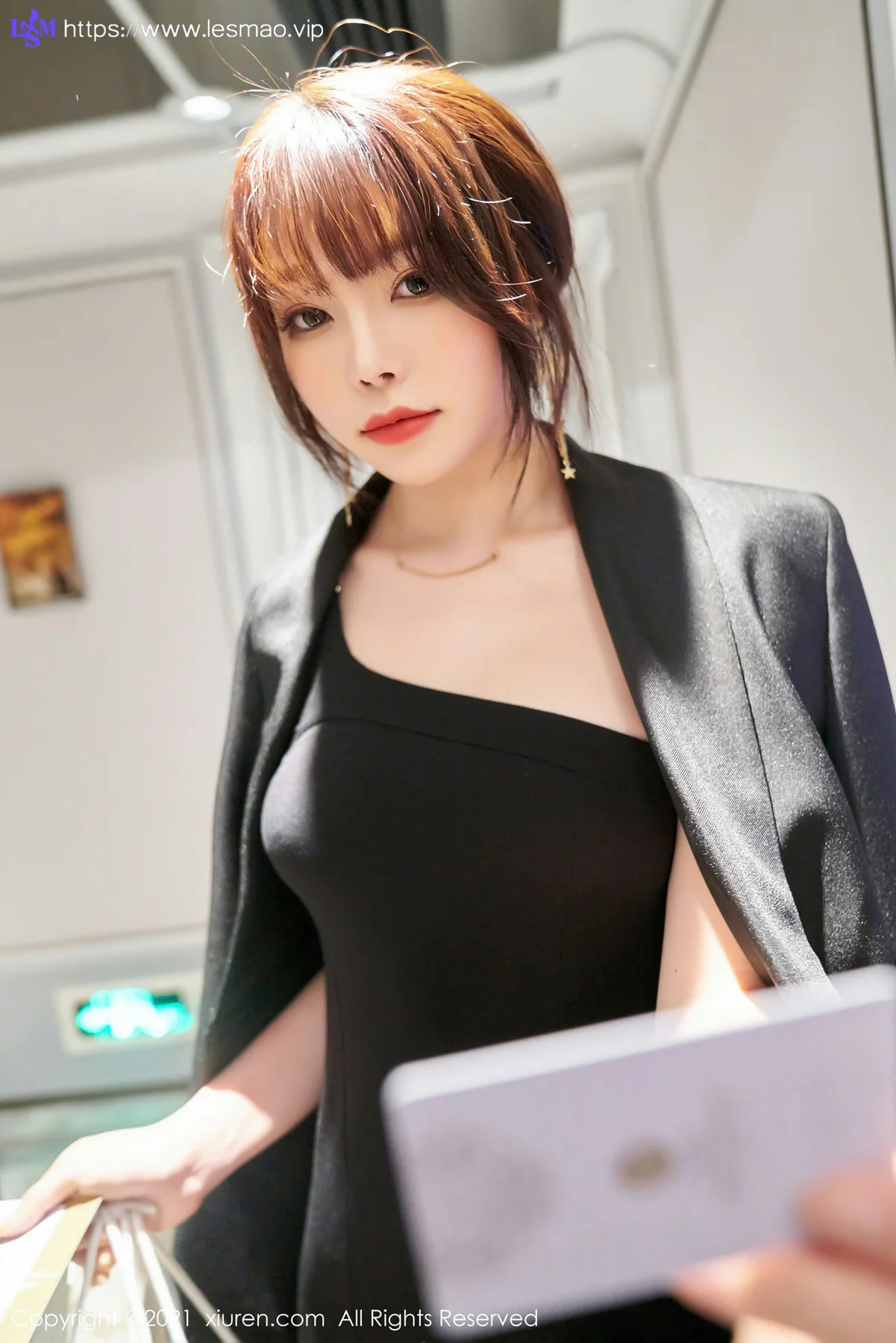 XiuRen 秀人 No.3285  黑丝OL 芝芝Booty 黑色主题的西服 - 10