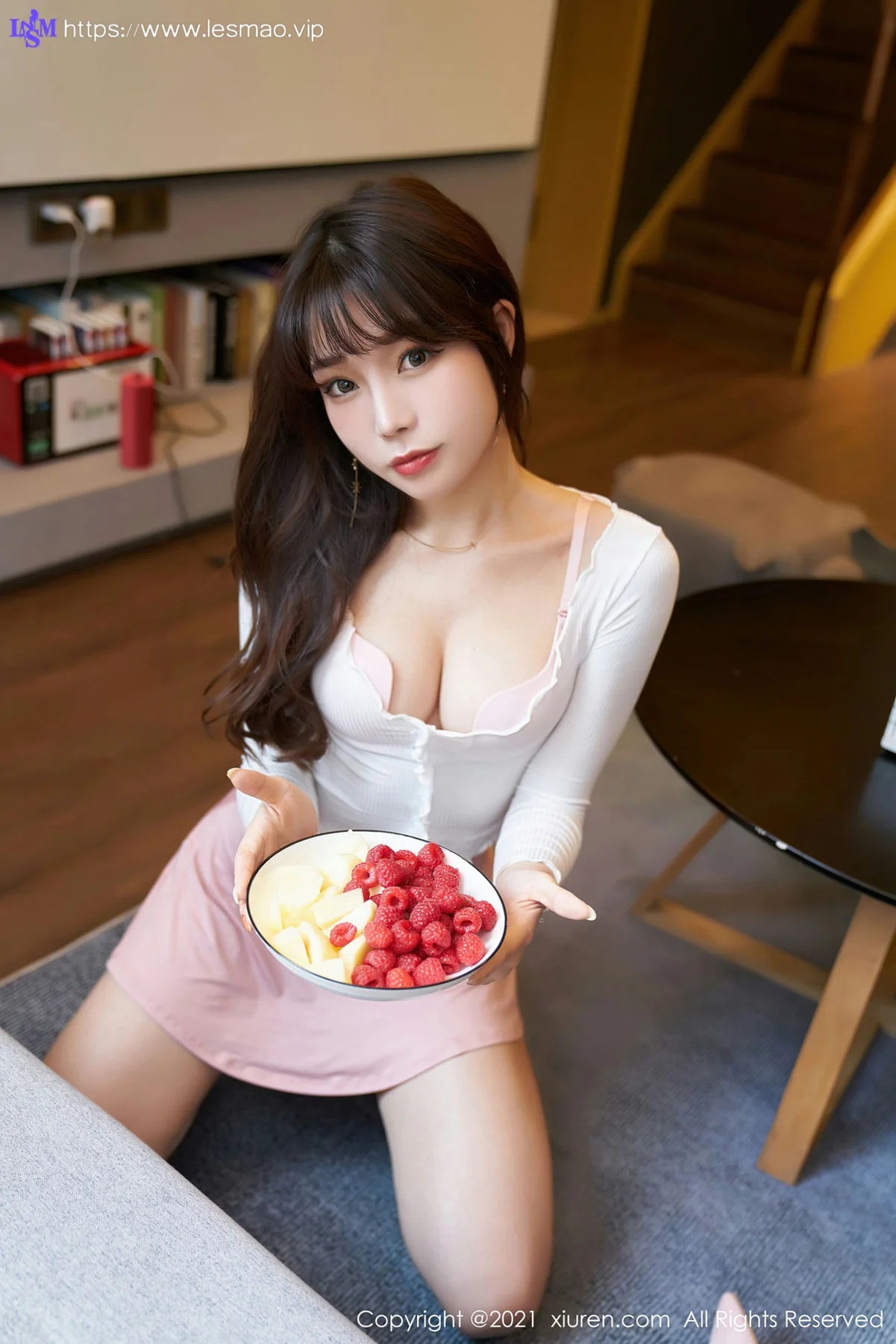 XiuRen 秀人 No.3344  粉色内衣与短裙 芝芝Booty  性感写真 - 10