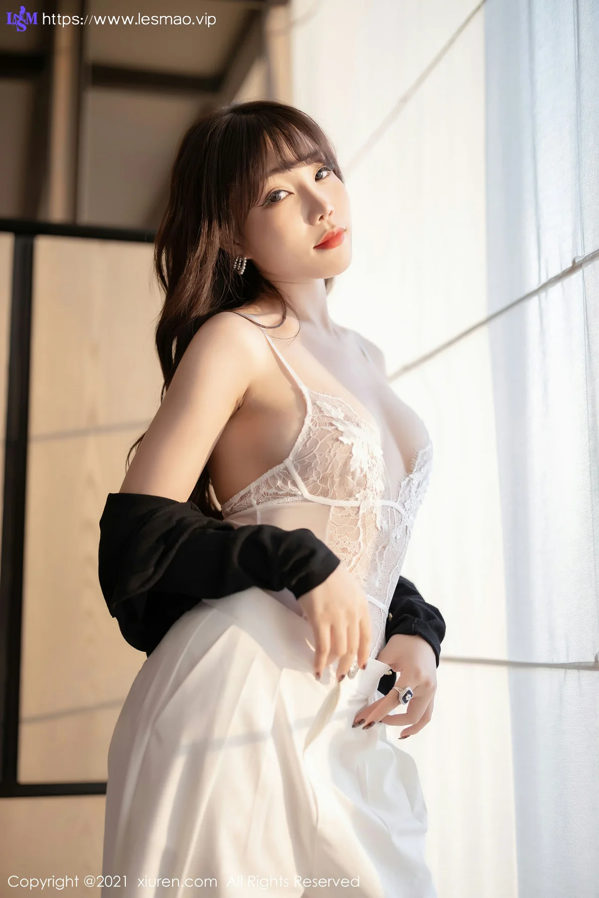 XiuRen 秀人 No.3367  芝芝Booty 精致镂空吊带写真 - 2
