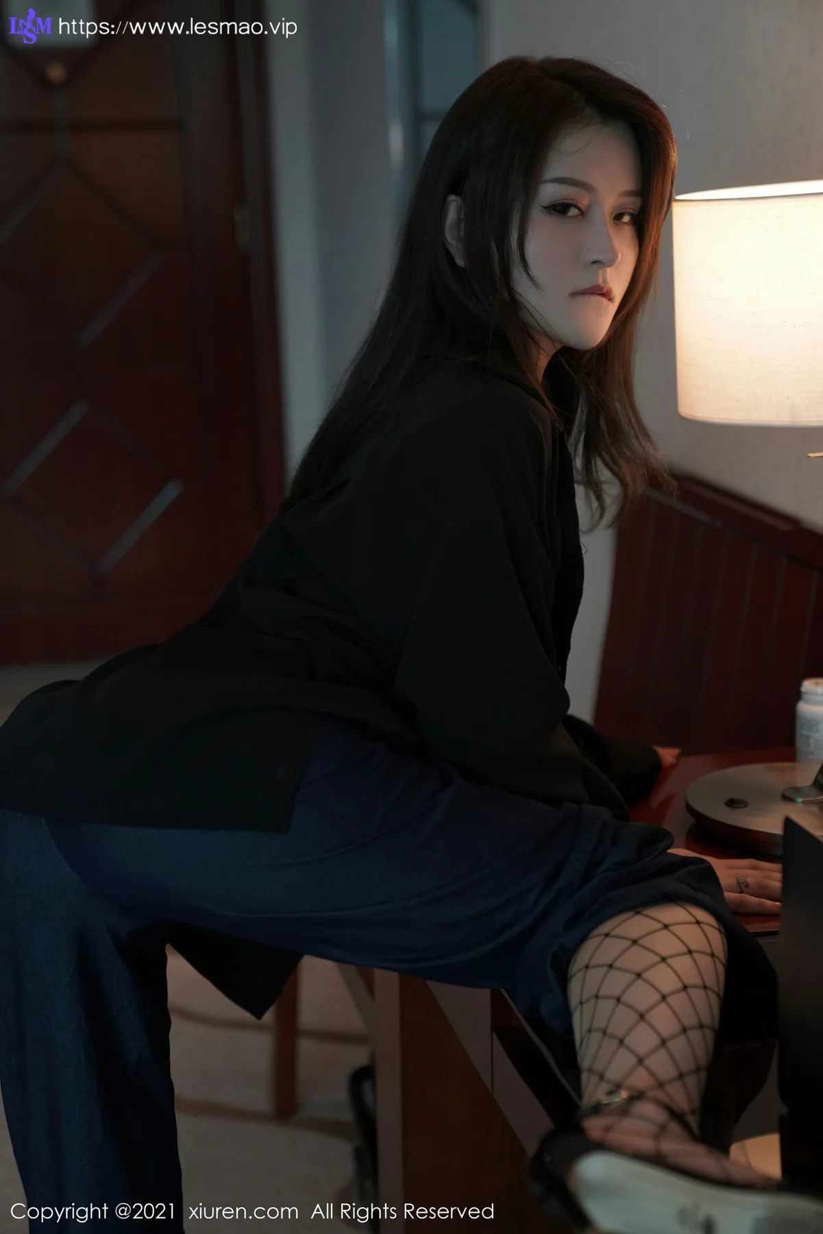 XiuRen 秀人 No.3376  束腰服饰与魅惑网袜 璀灿 性感写真 - 7