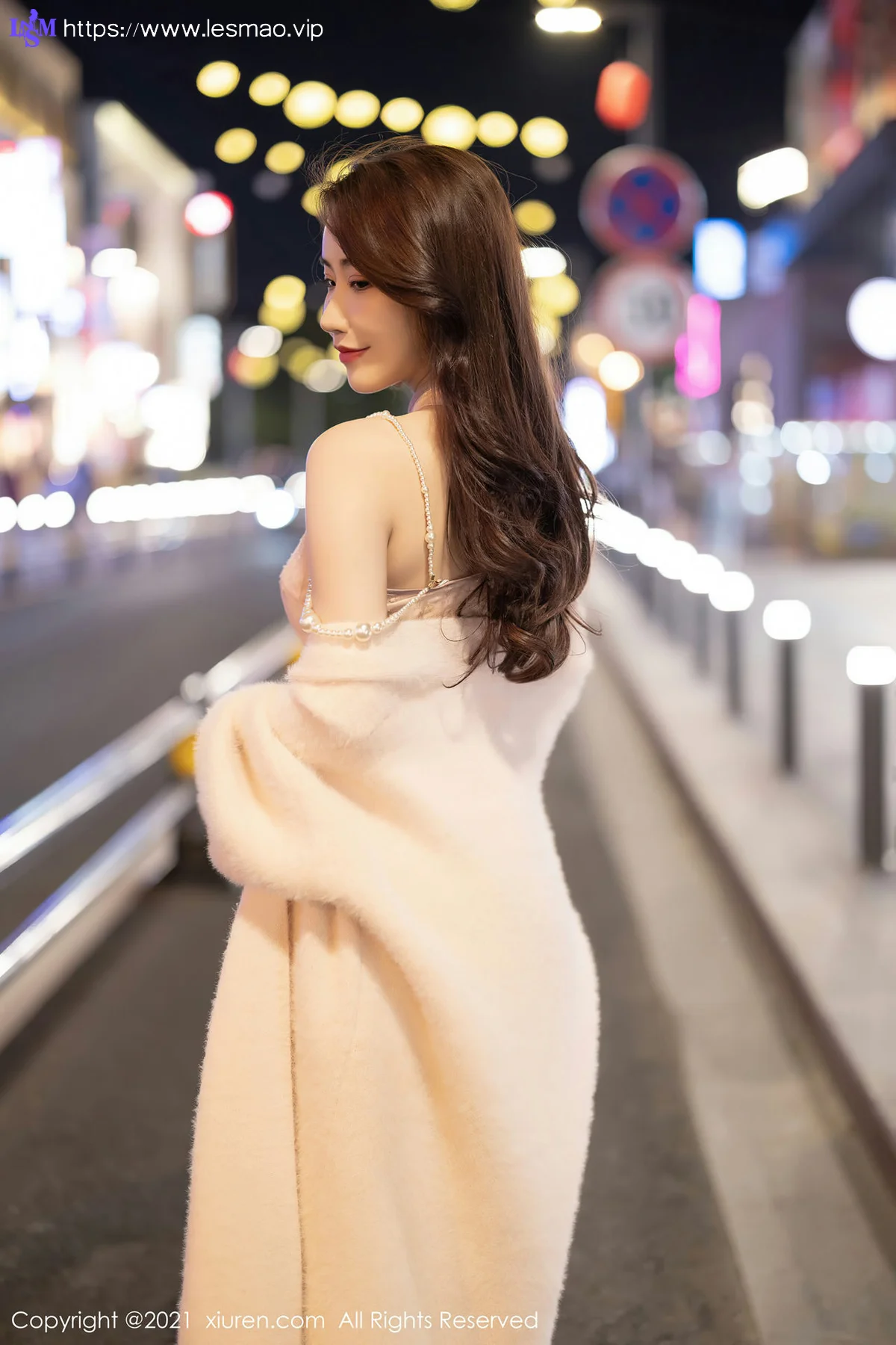 XiuRen 秀人 No.3497  性感玉背 Cherry绯月樱 江浙沪旅拍写真 - 9