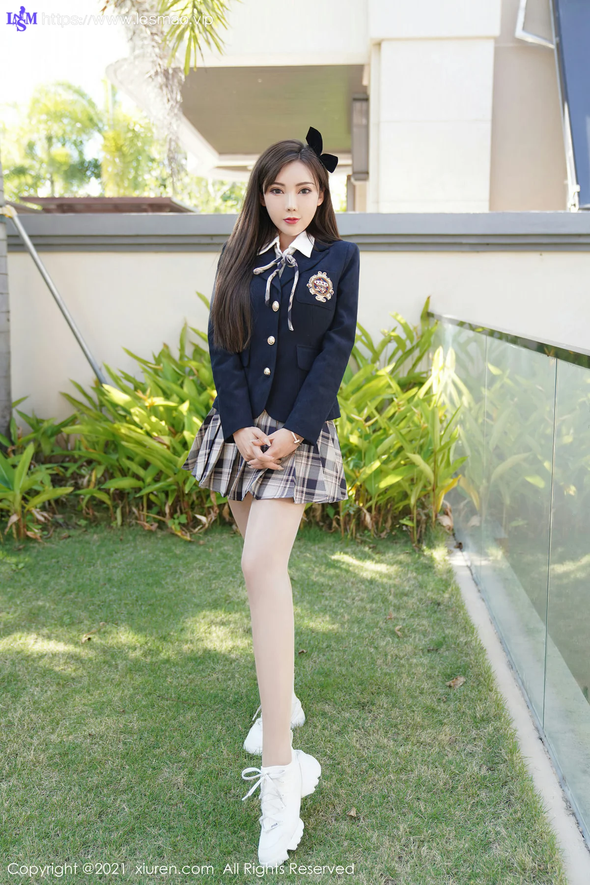 XiuRen 秀人 No.3523  格子裙JK制服 萌汉药baby 北京旅拍写真 - 3