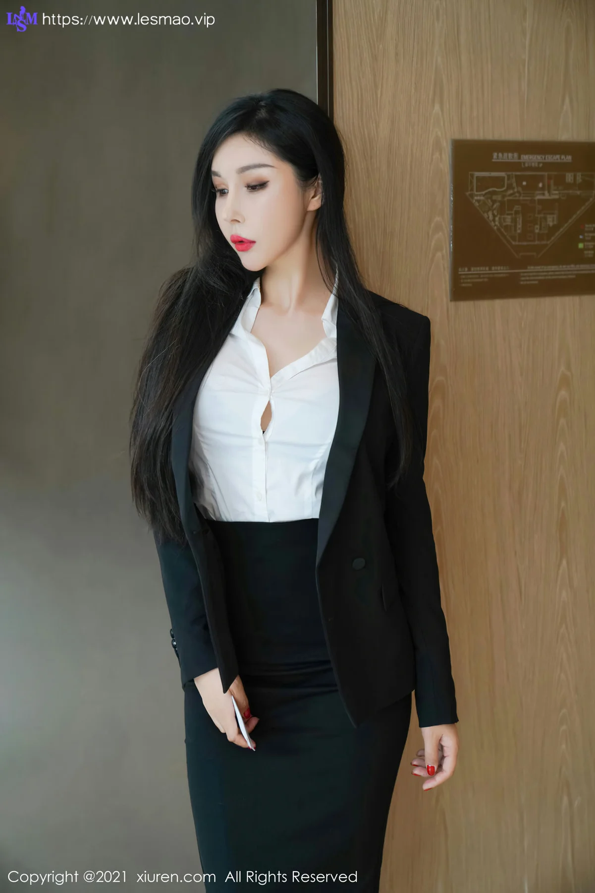 XiuRen 秀人 No.3672 职场OL 田冰冰 性感写真 - 10