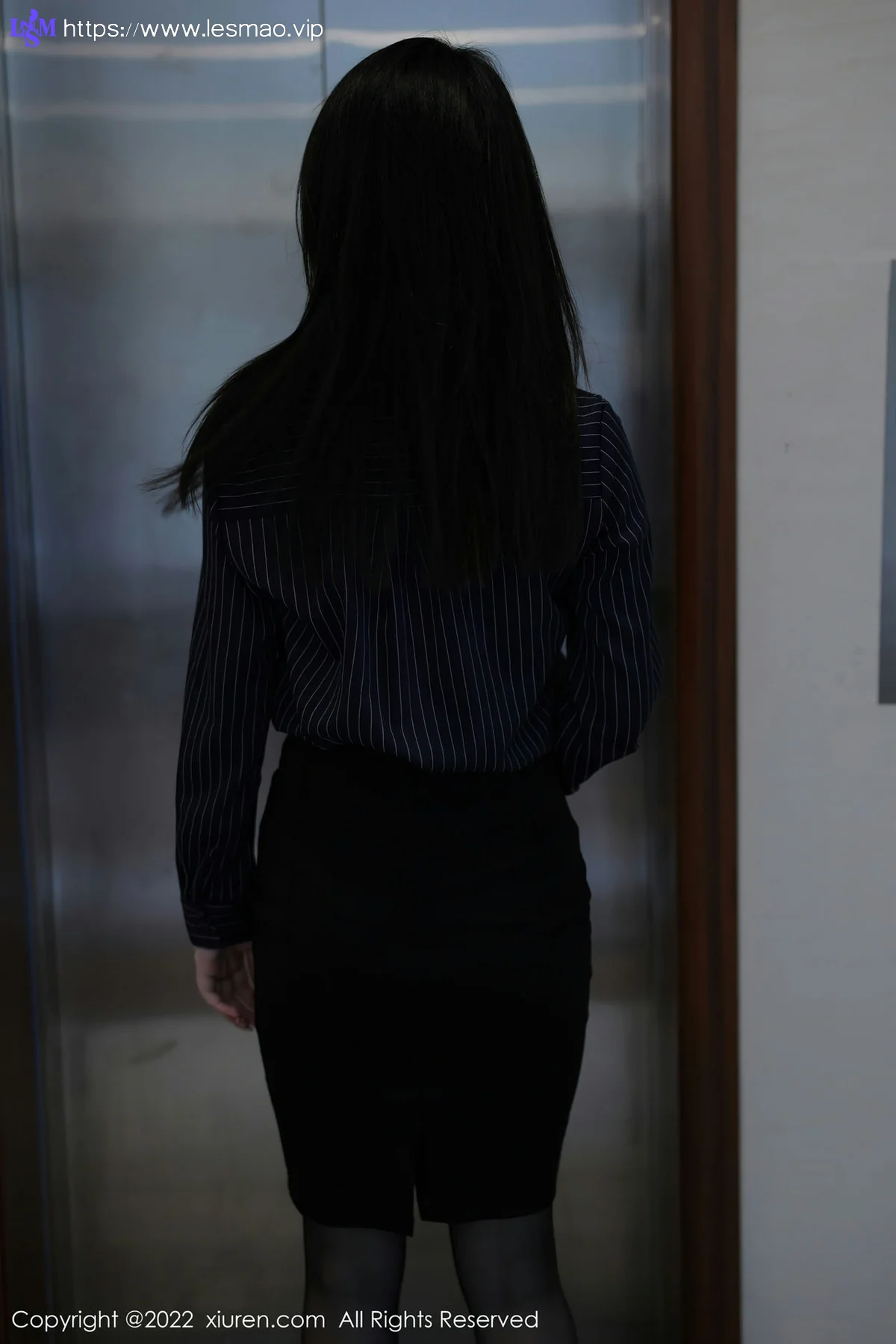 XiuRen 秀人 No.4513 电梯间艳遇 summer宝宝 性感写真 - 1