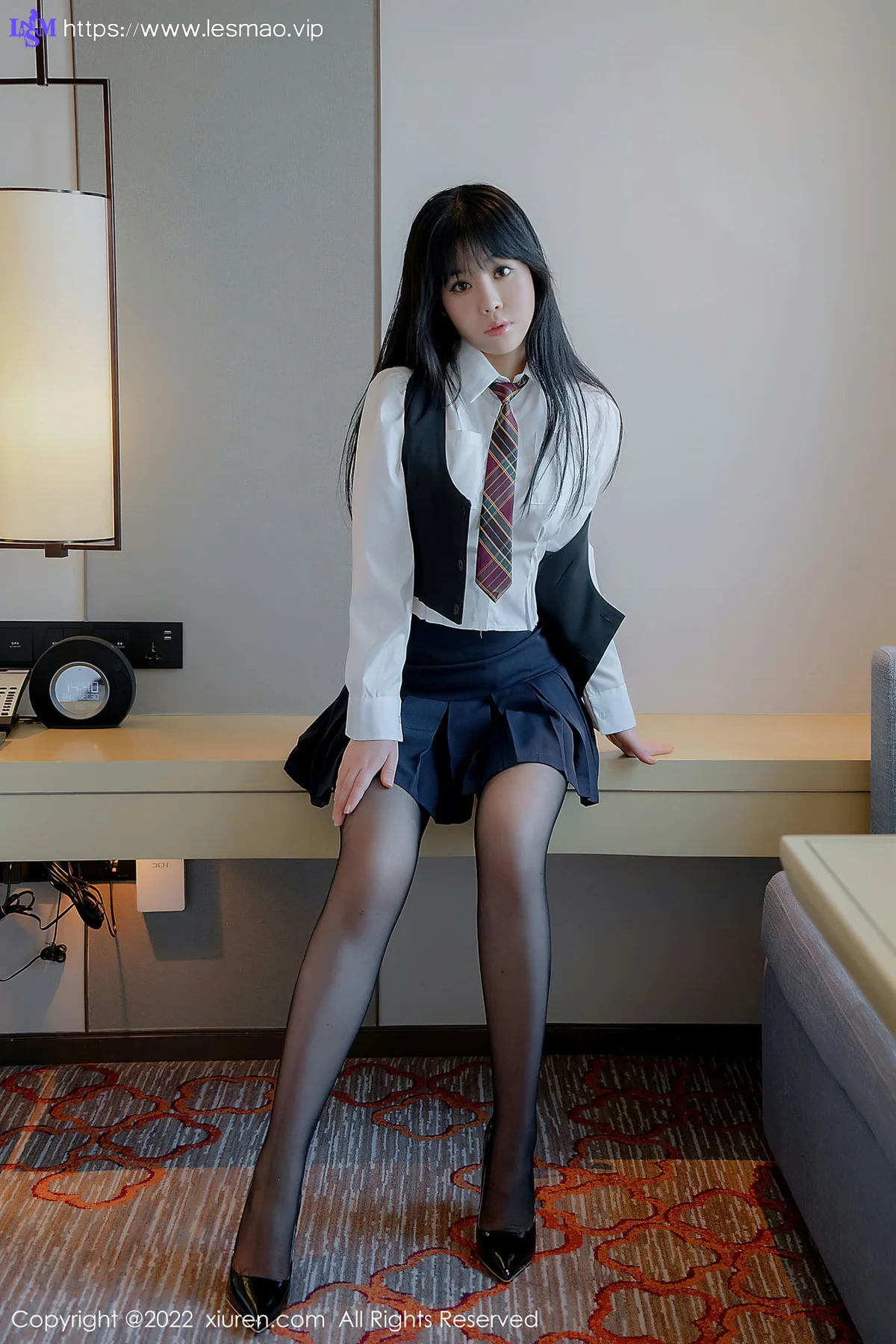 XiuRen 秀人 No.4558 诱人黑丝 徐媛媛 性感写真 - 1