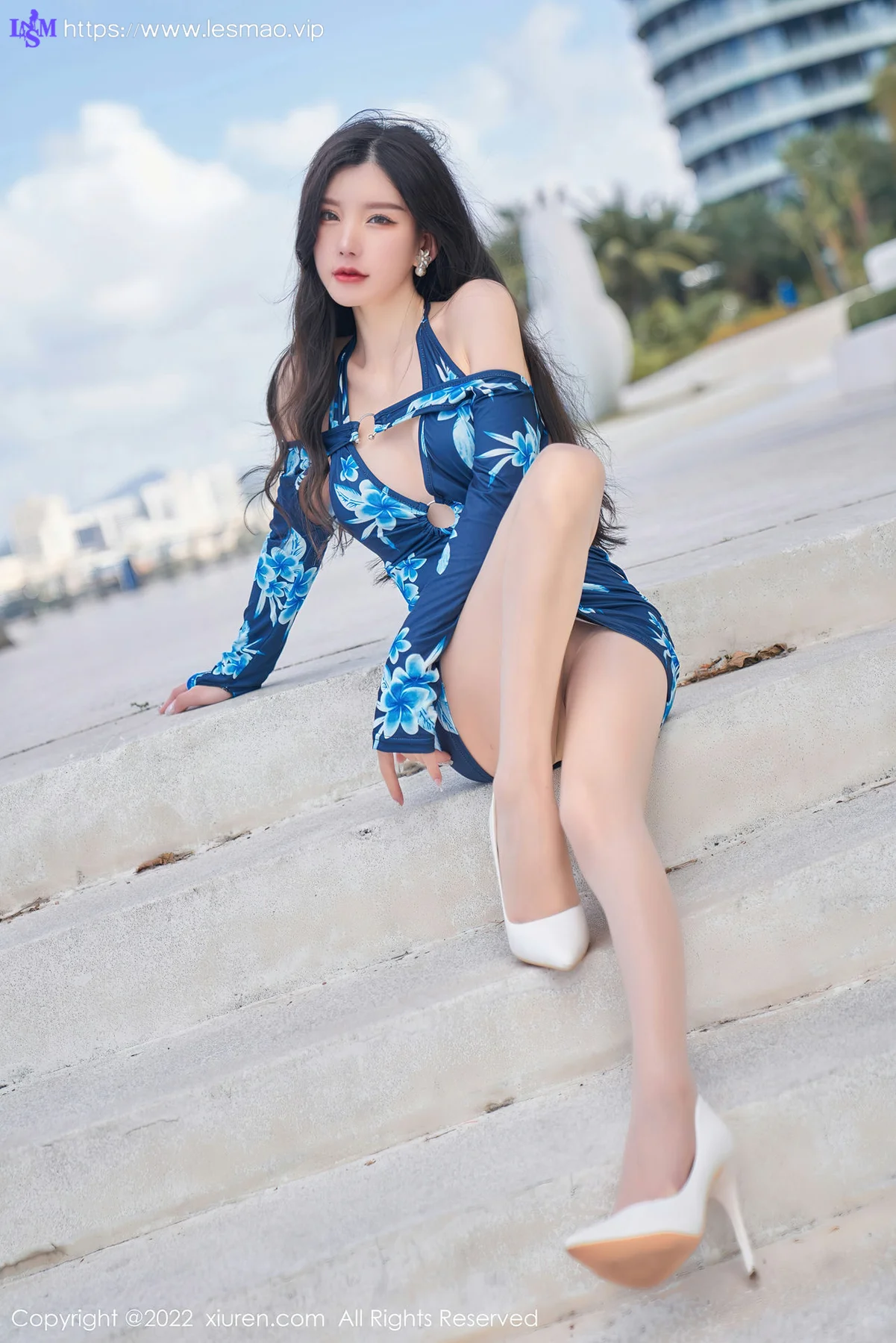 XiuRen 秀人 No.4563 魅惑原色丝袜 周于希Sally 三亚旅拍111 - 6