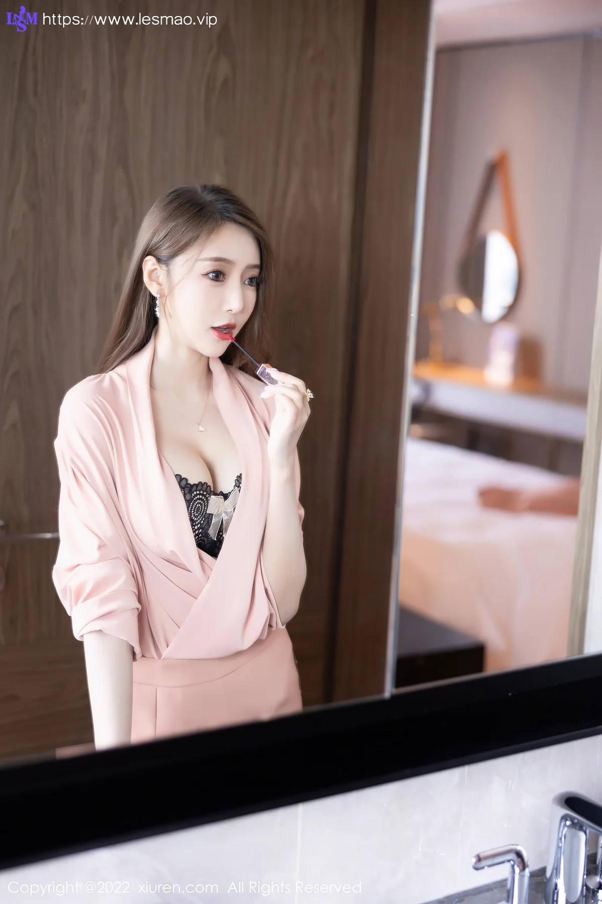 XiuRen 秀人 No.5257 性感御姐 王馨瑶yanni 性感写真1 - 2