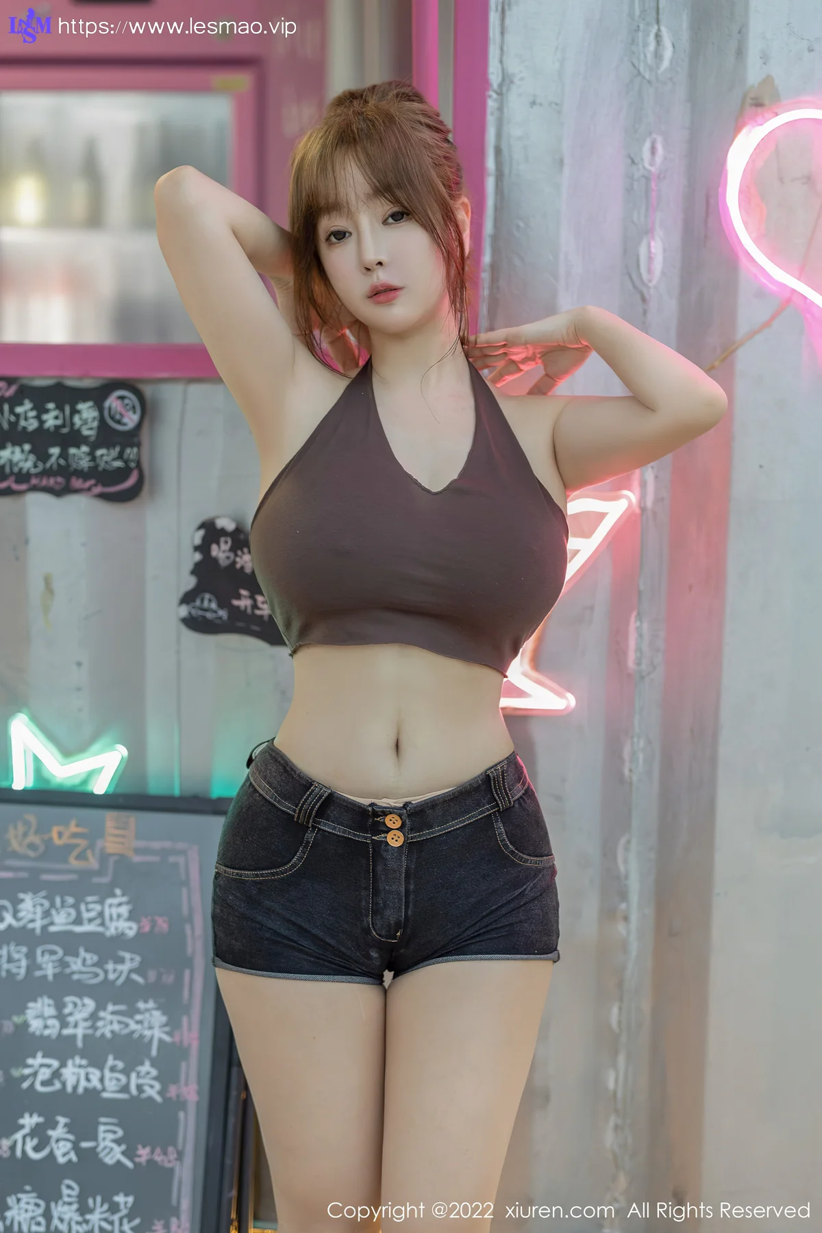 XiuRen 秀人 No.5281 收身短款上衣 王雨纯 海南万宁旅拍1 - 4