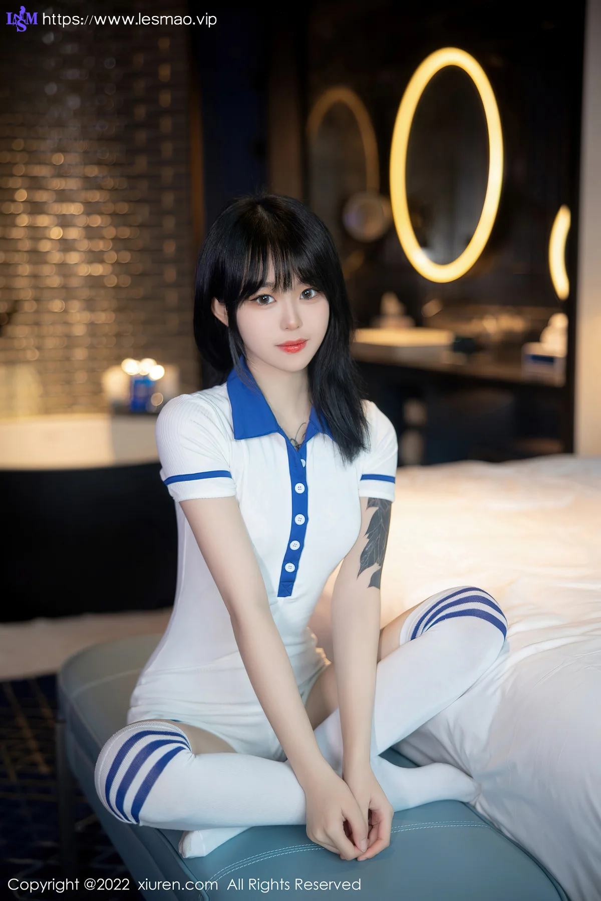XiuRen 秀人 No.5291 白色水手服 奶瓶. 性感写真1 - 4