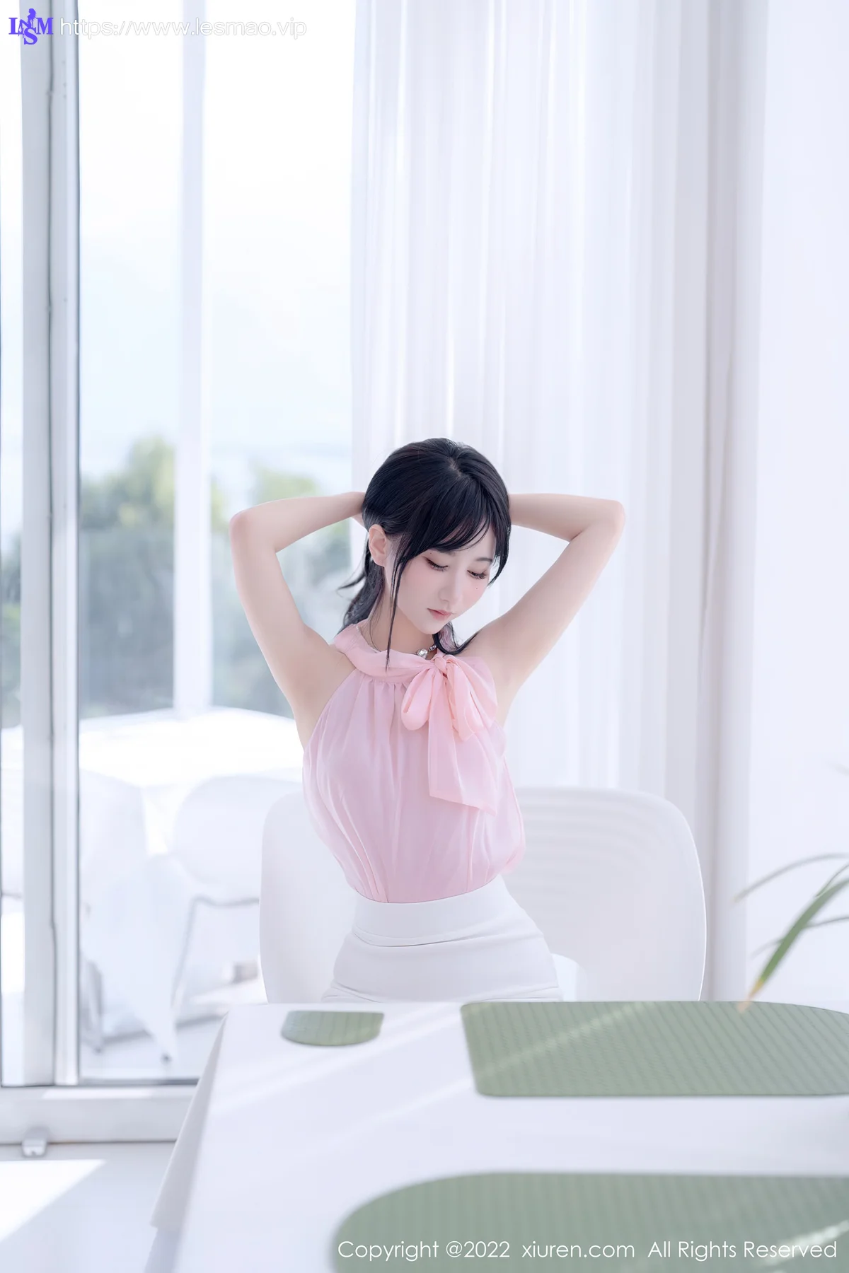 XiuRen 秀人 No.5318 原色丝袜 小果冻儿 大理旅拍1 - 4