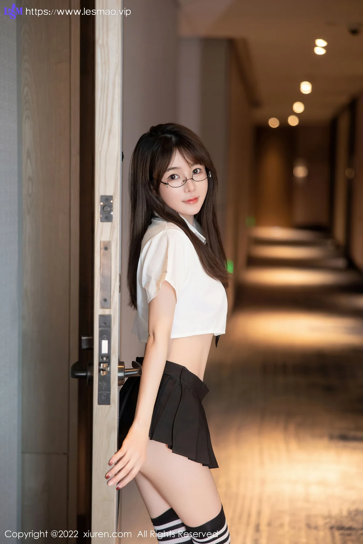 XiuRen 秀人 No.5365 学妹制服诱惑 婠婠么 性感写真 - 2