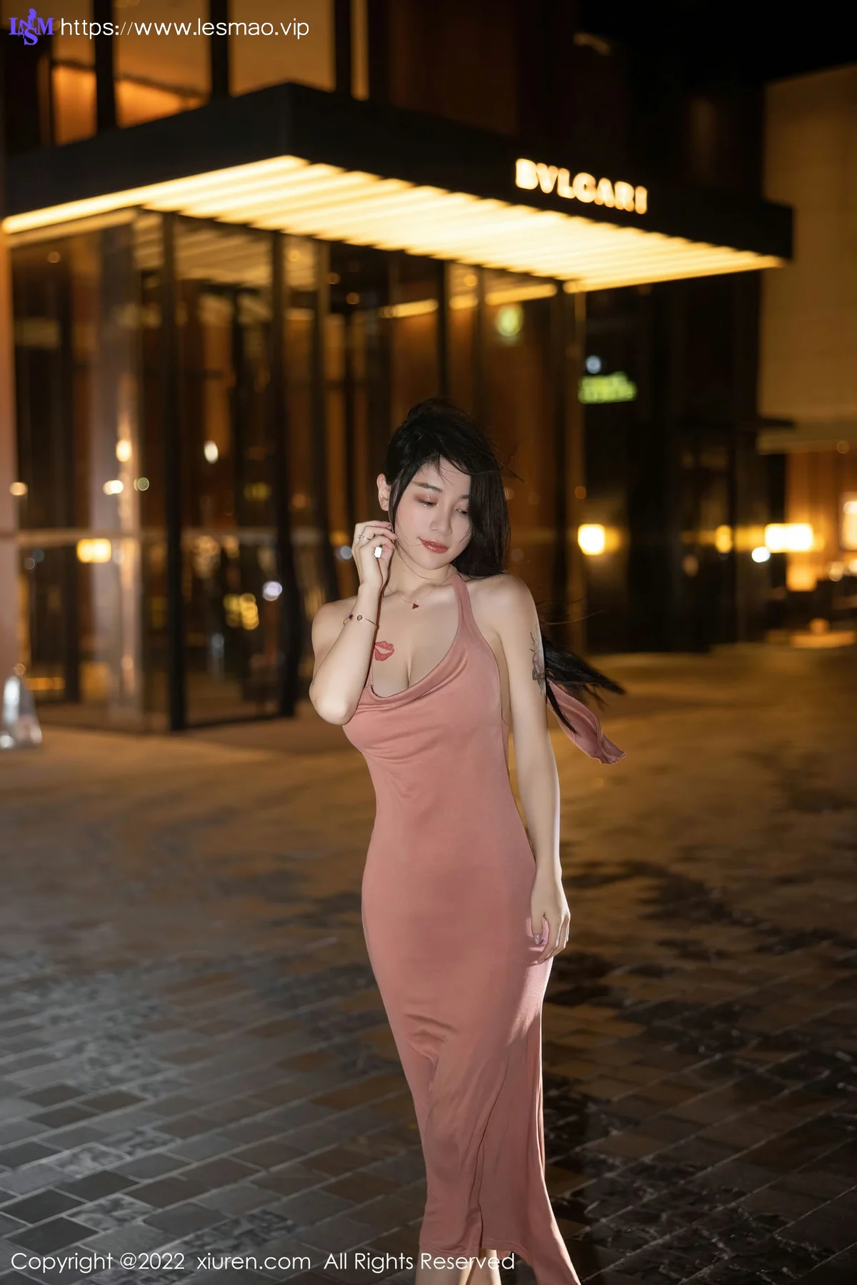 XiuRen 秀人 No.5426 丰腴爆乳 美七 Mia 西双版纳旅拍1 - 1