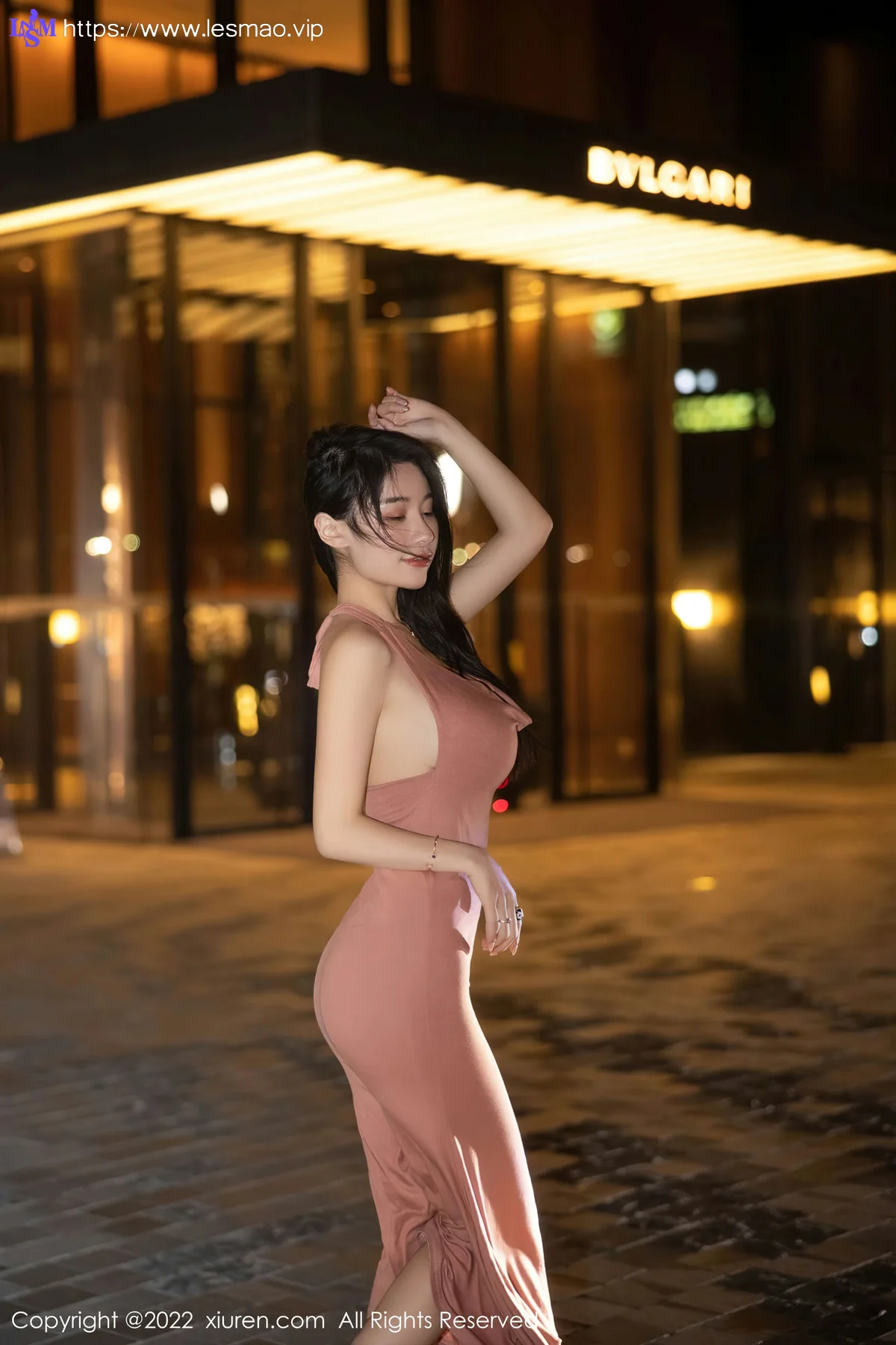 XiuRen 秀人 No.5426 丰腴爆乳 美七 Mia 西双版纳旅拍1 - 5