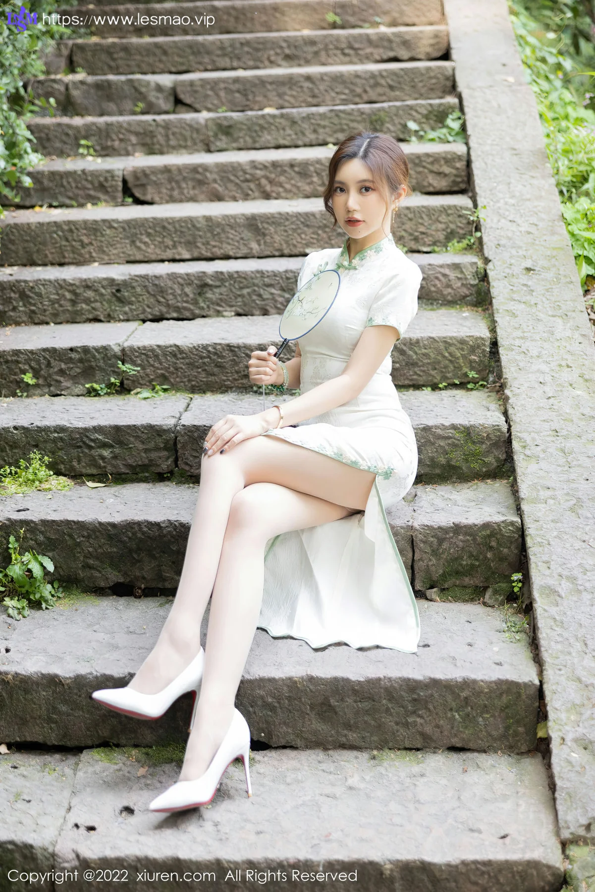 XiuRen 秀人 No.5468 白色旗袍 绮里嘉ula 海南心愿旅拍1 - 4