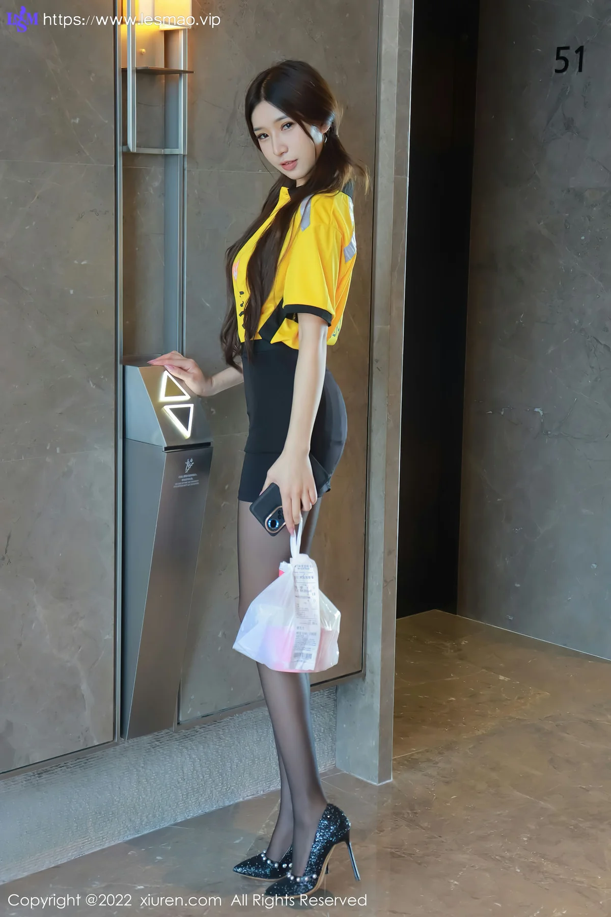 XiuRen 秀人 No.5481 美团外卖员角色扮演 hebe韩心雨 香格里拉旅拍33 - 7