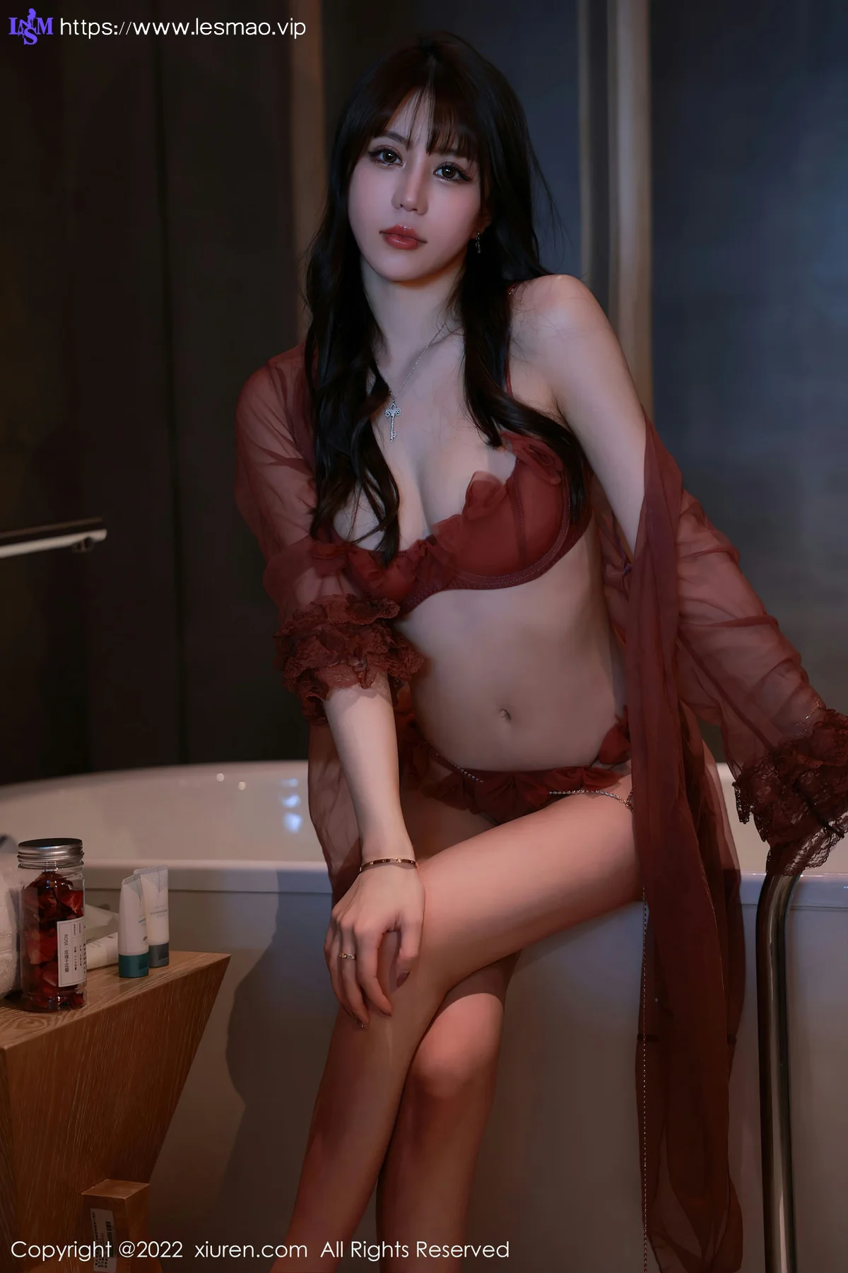 XiuRen 秀人 No.5496 红色轻透网纱 tina_甜仔 香格里拉旅拍写真 - 3