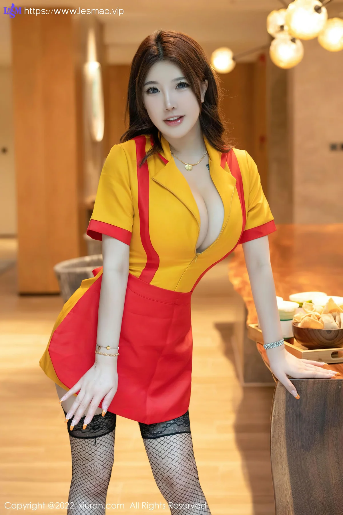 XiuRen 秀人 No.5509 服务员制服 小海臀Rena 海南万宁旅拍 - 4