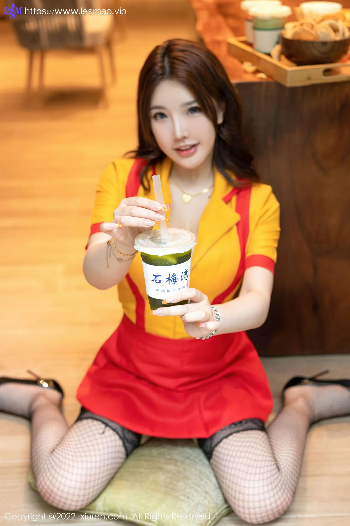XiuRen 秀人 No.5509 服务员制服 小海臀Rena 海南万宁旅拍 - 4