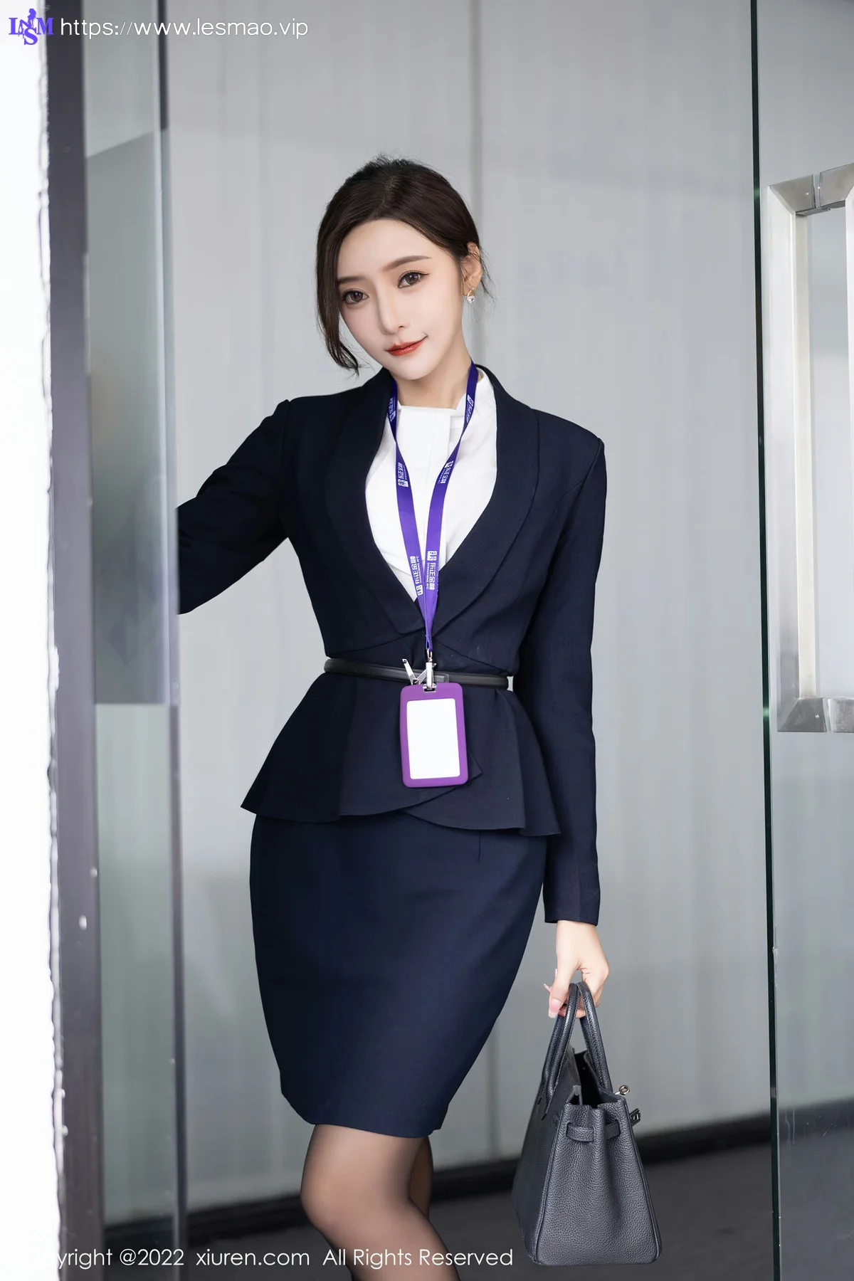 XiuRen 秀人 No.5563 王馨瑶yanniOL职业装 性感写真1 - 4