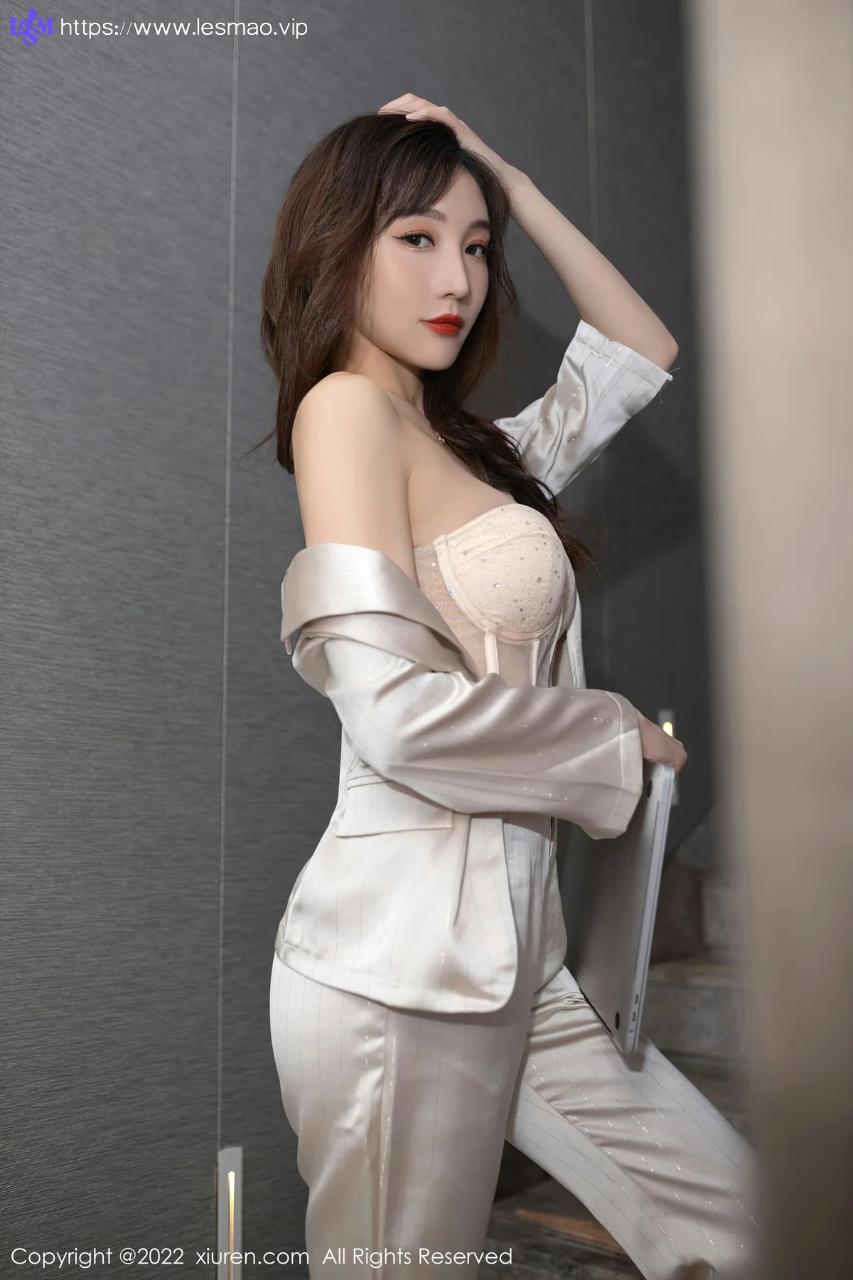 XiuRen 秀人 No.5594 陆萱萱 金色职业装性感私房写真111 - 7