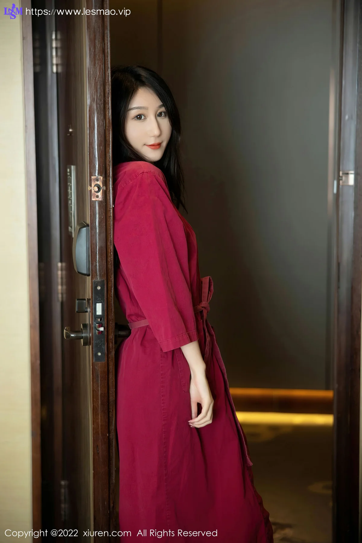 XiuRen 秀人 No.5624 薇薇酱 新人首套写真红色浴袍 - 4