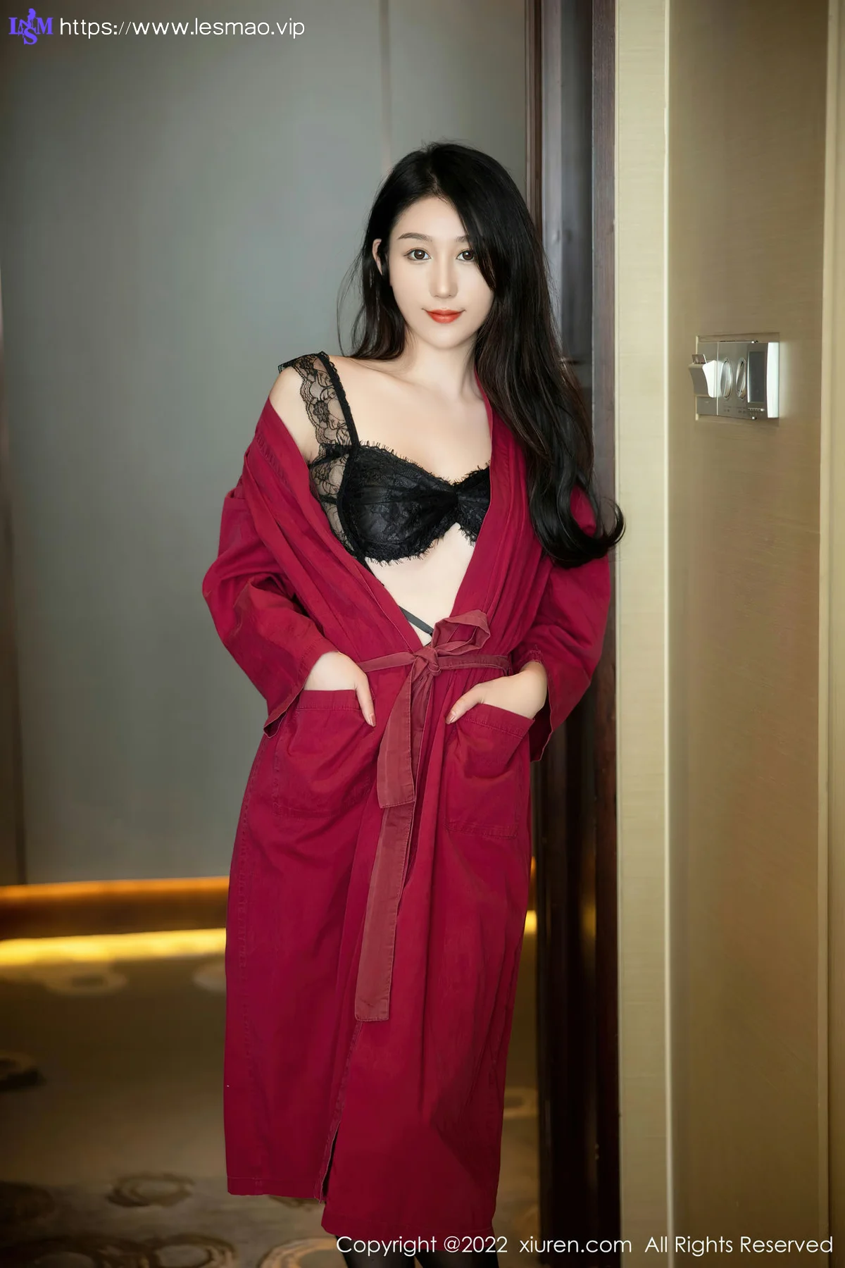 XiuRen 秀人 No.5624 薇薇酱 新人首套写真红色浴袍 - 8