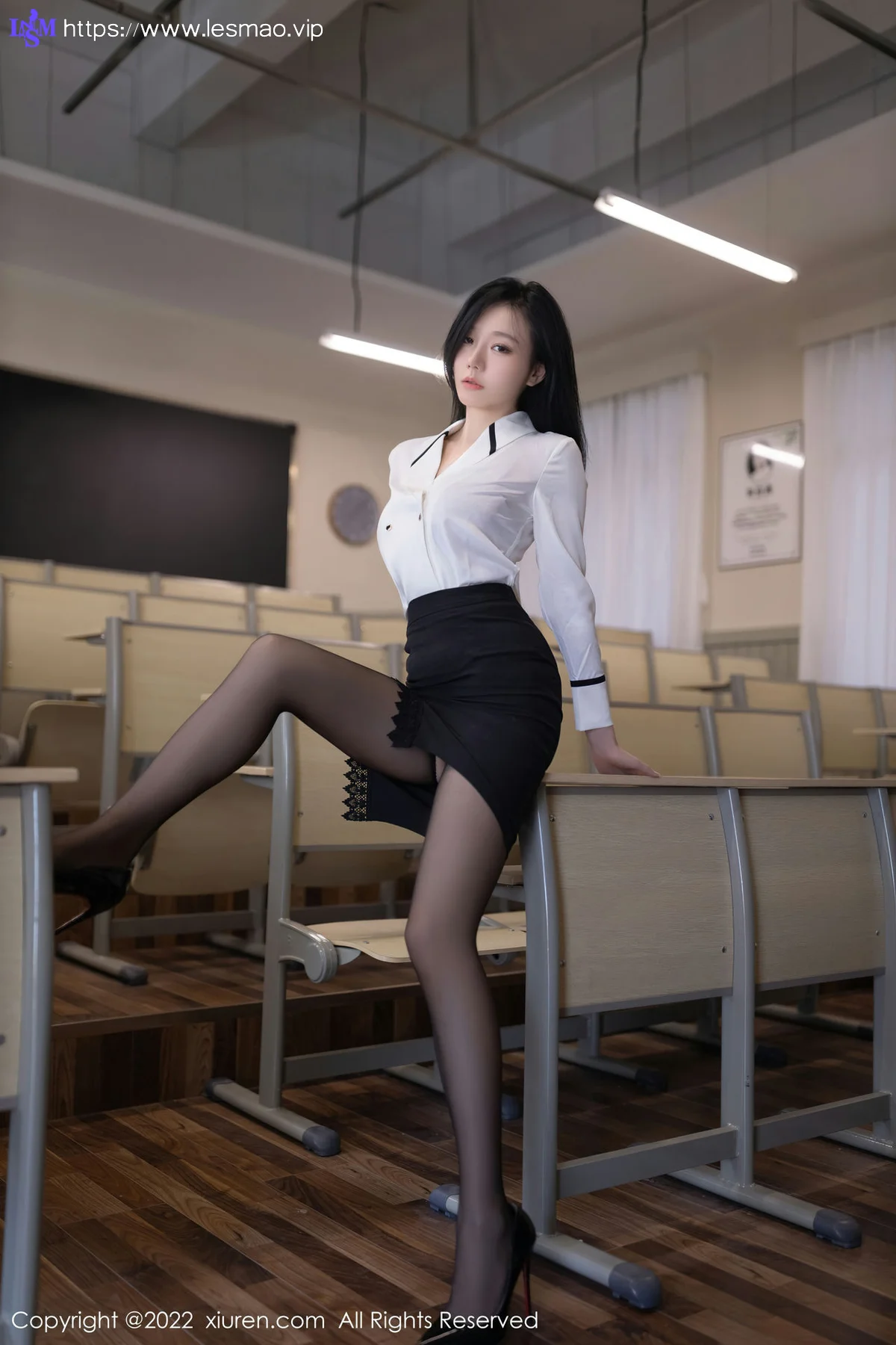 XiuRen 秀人 No.5650 安然anran 教师角色扮演黑色超短裙1 - 6