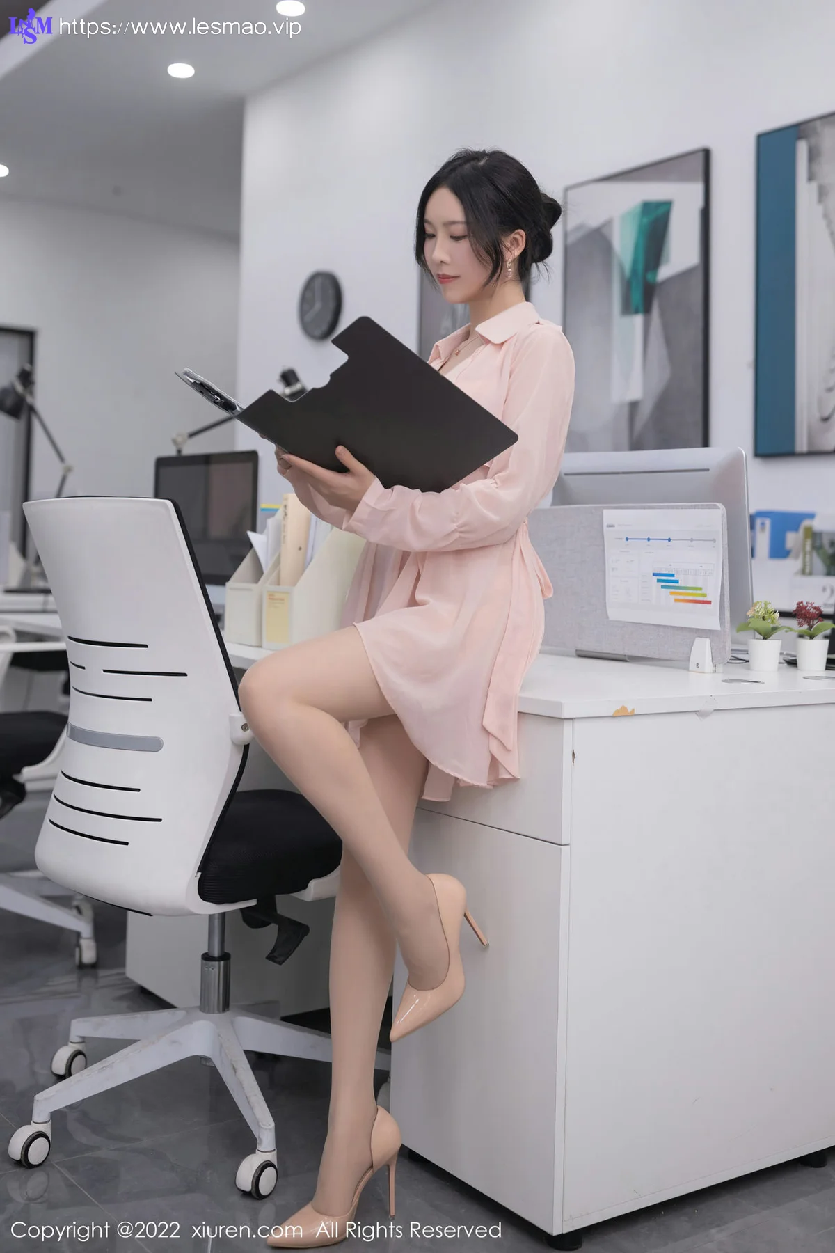 XiuRen 秀人 No.5657 利世 办公室职员性感写真1 - 4