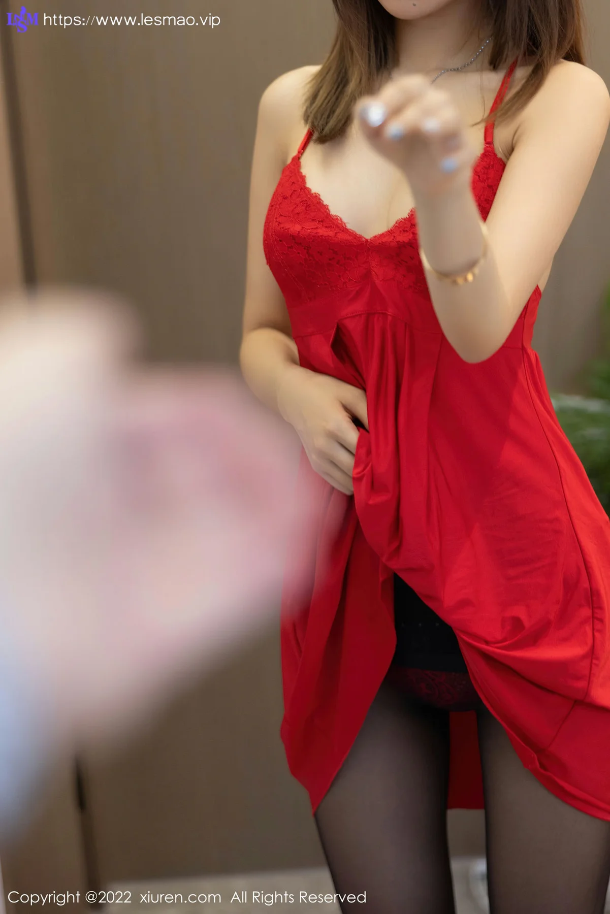 XiuRen 秀人 No.5671 绮里嘉ula 红色睡裙心愿旅拍写真 - 7