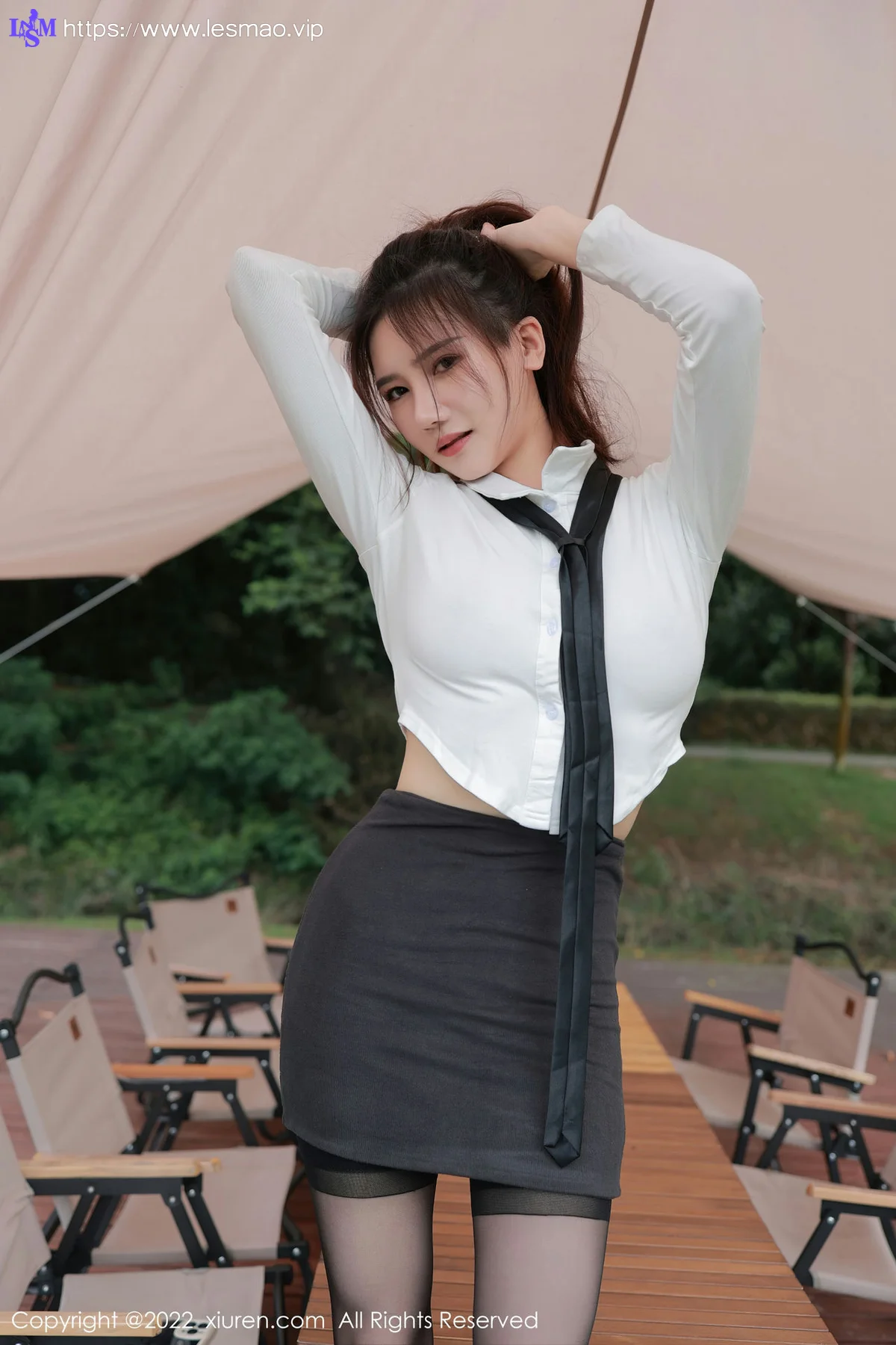 XiuRen 秀人 No.5703 古月小同学 深灰色短裙性感写真 - 1