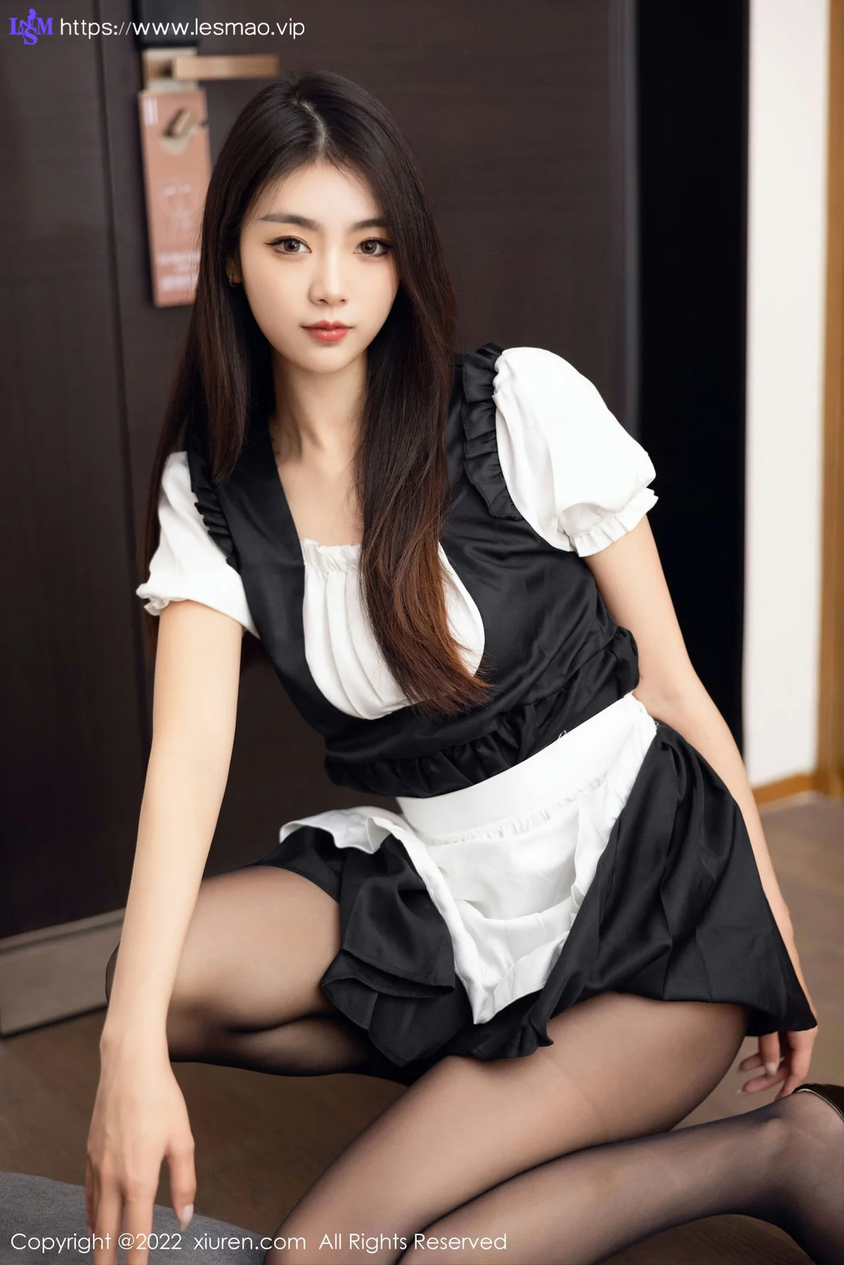XiuRen 秀人 No.5706 可樂Vicky 拼色厨娘性感写真 - 6