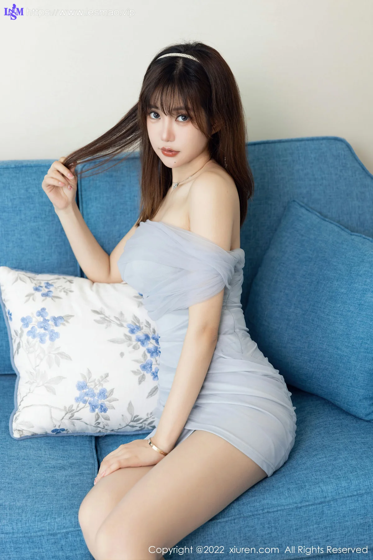 XiuRen 秀人 No.5744  绮里嘉ula 露肩连衣短裙性感写真1 - 5