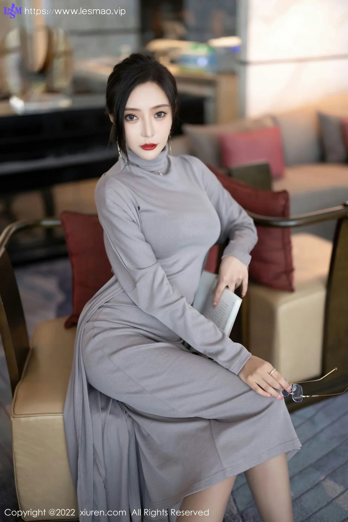 XiuRen 秀人 No.5745  王馨瑶yanni 主题《女学者的反转》写真1 - 10