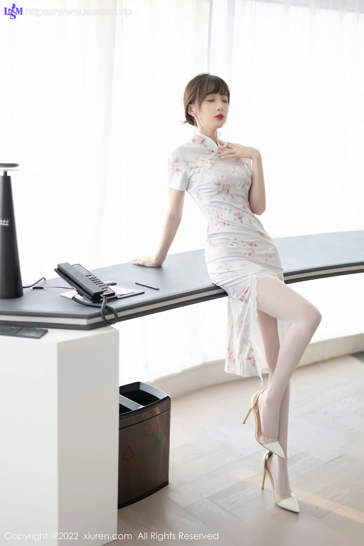 XiuRen 秀人 No.5757 林星阑 花纹图案旗袍性感写真 - 1
