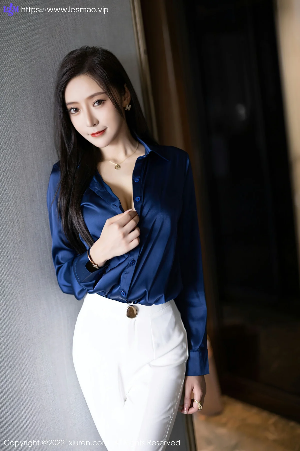 XiuRen 秀人 No.5790 王馨瑶yanni 性感御姐原色丝袜性感写真1 - 1