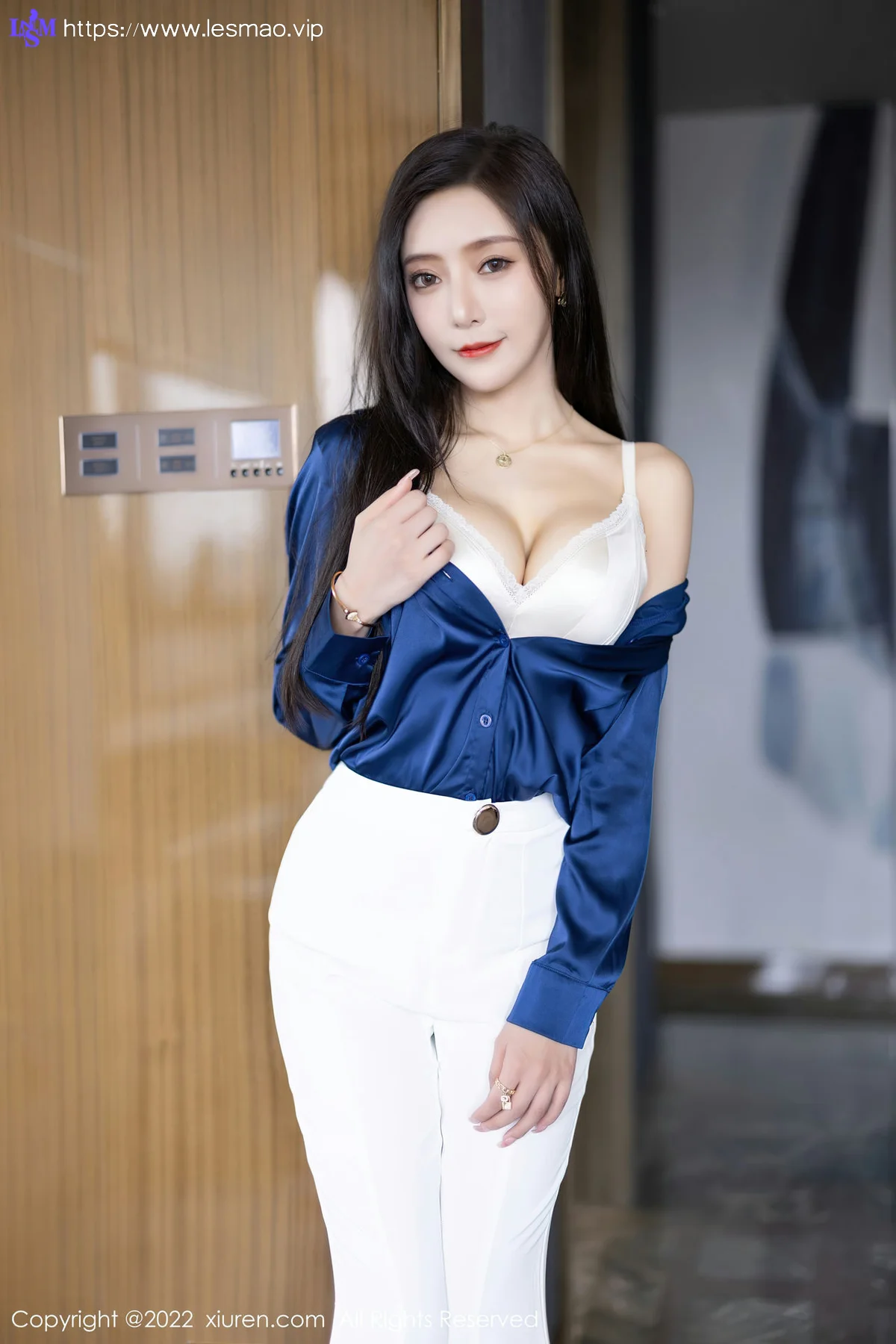 XiuRen 秀人 No.5790 王馨瑶yanni 性感御姐原色丝袜性感写真1 - 7