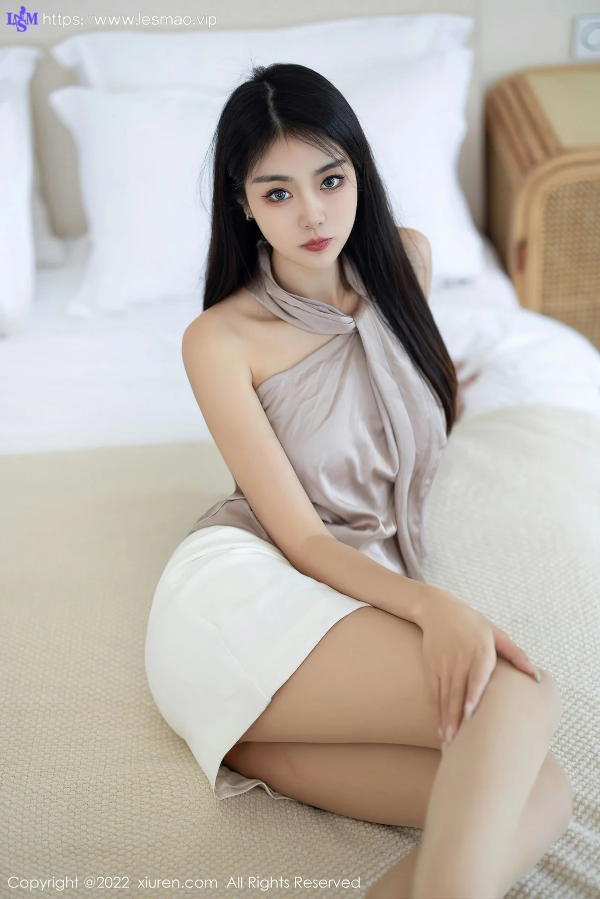 XiuRen 秀人 No.5804 可樂Vicky 灰色露肩上衣性感写真11 - 2