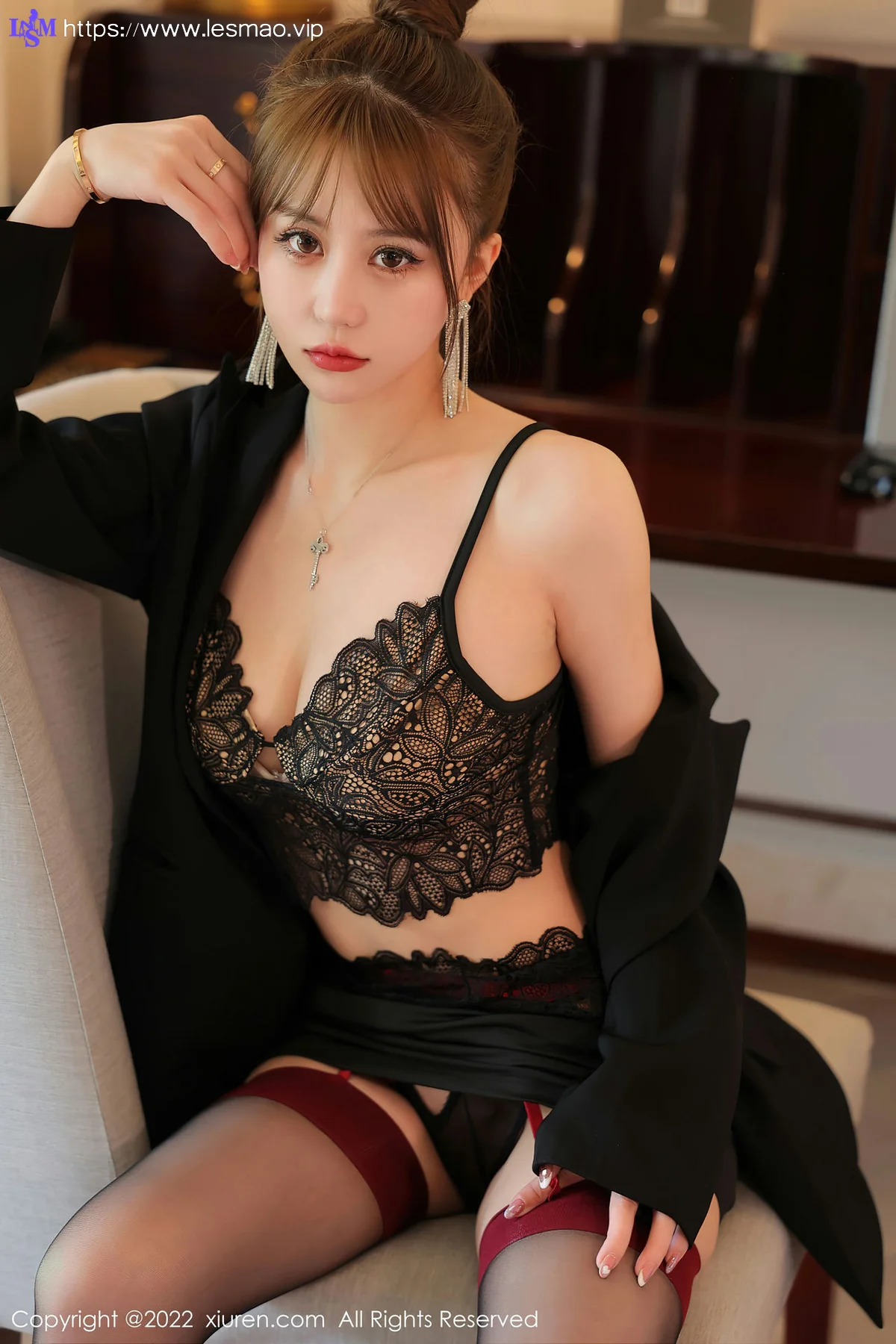 XiuRen 秀人 No.5822 tina_甜仔 黑色蕾丝内衣十月海南旅拍 - 8