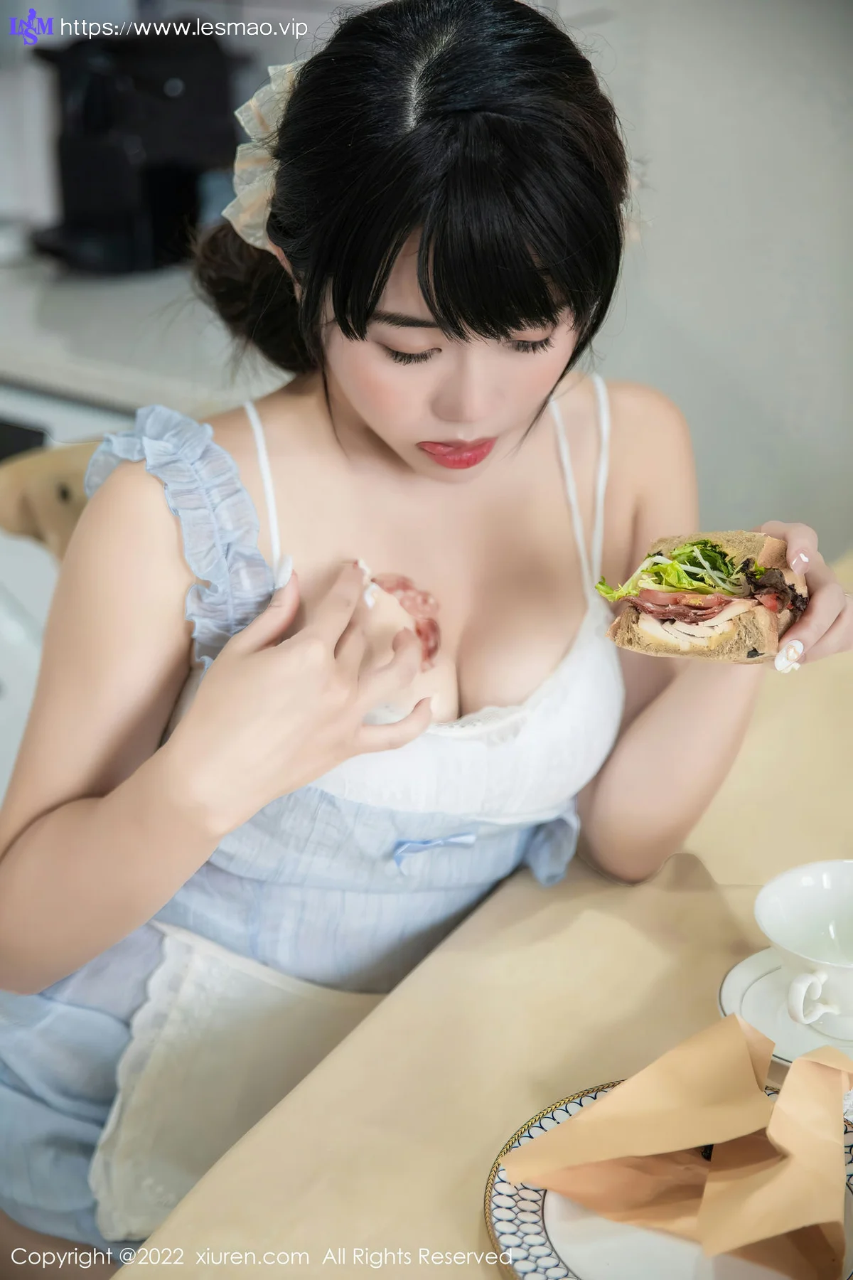 XiuRen 秀人 No.5834 严利娅Yuliya 浅蓝色女仆性感写真 - 7