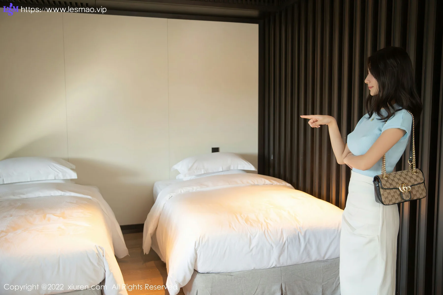 XiuRen 秀人 No.5968 熊小诺 曼妙身姿北京旅拍写真 - 2