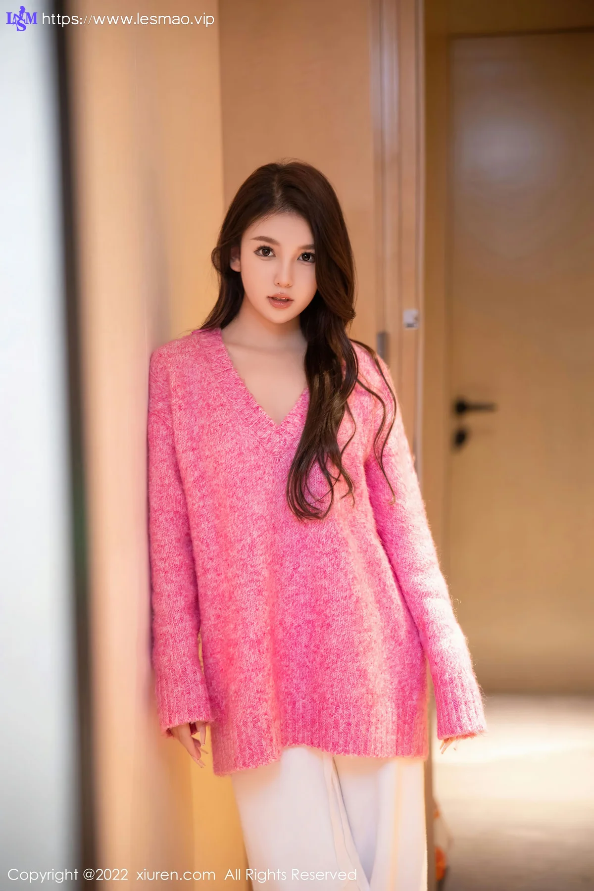XiuRen 秀人 No.5975 美羊羊 玫红色毛线上衣性感写真 - 6