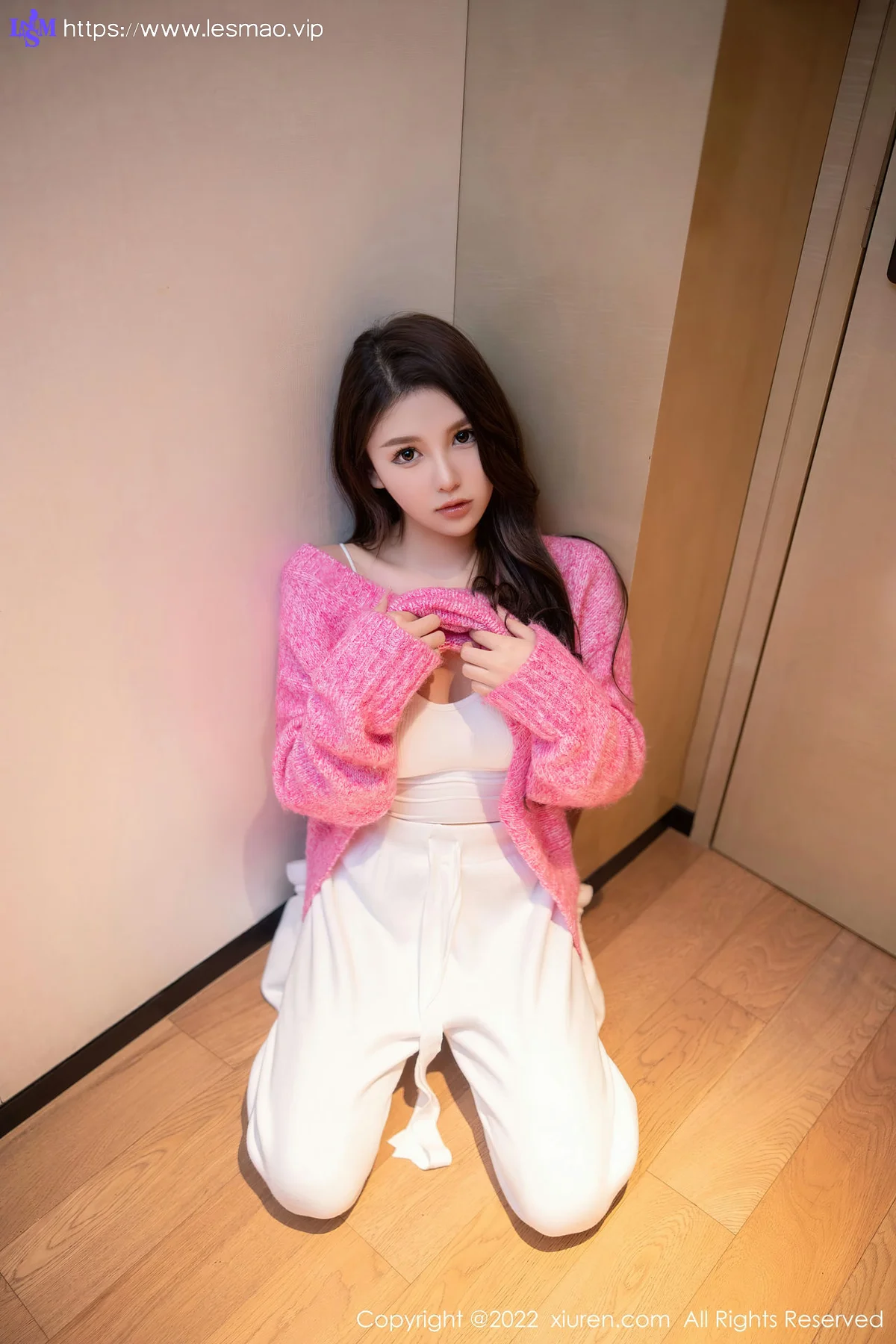 XiuRen 秀人 No.5975 美羊羊 玫红色毛线上衣性感写真 - 9