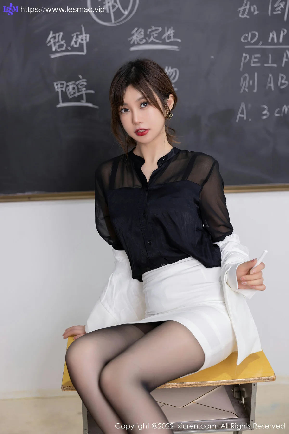 XiuRen 秀人 No.6008 绮里嘉ula 麻辣女教师主题拍摄性感写真 - 5