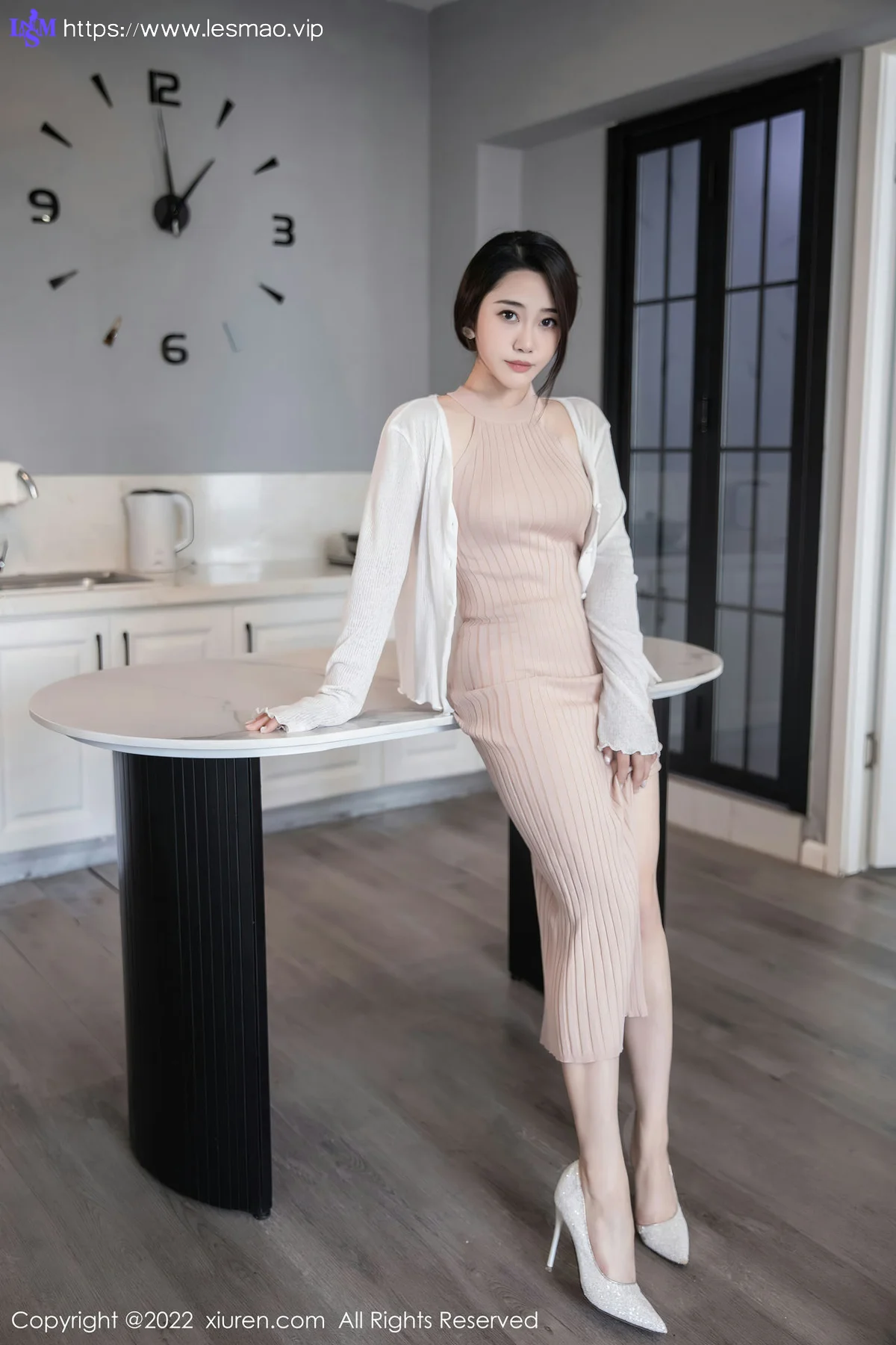 XiuRen 秀人 No.6066 严利娅Yuliya 粉色连衣长裙性感写真 - 2