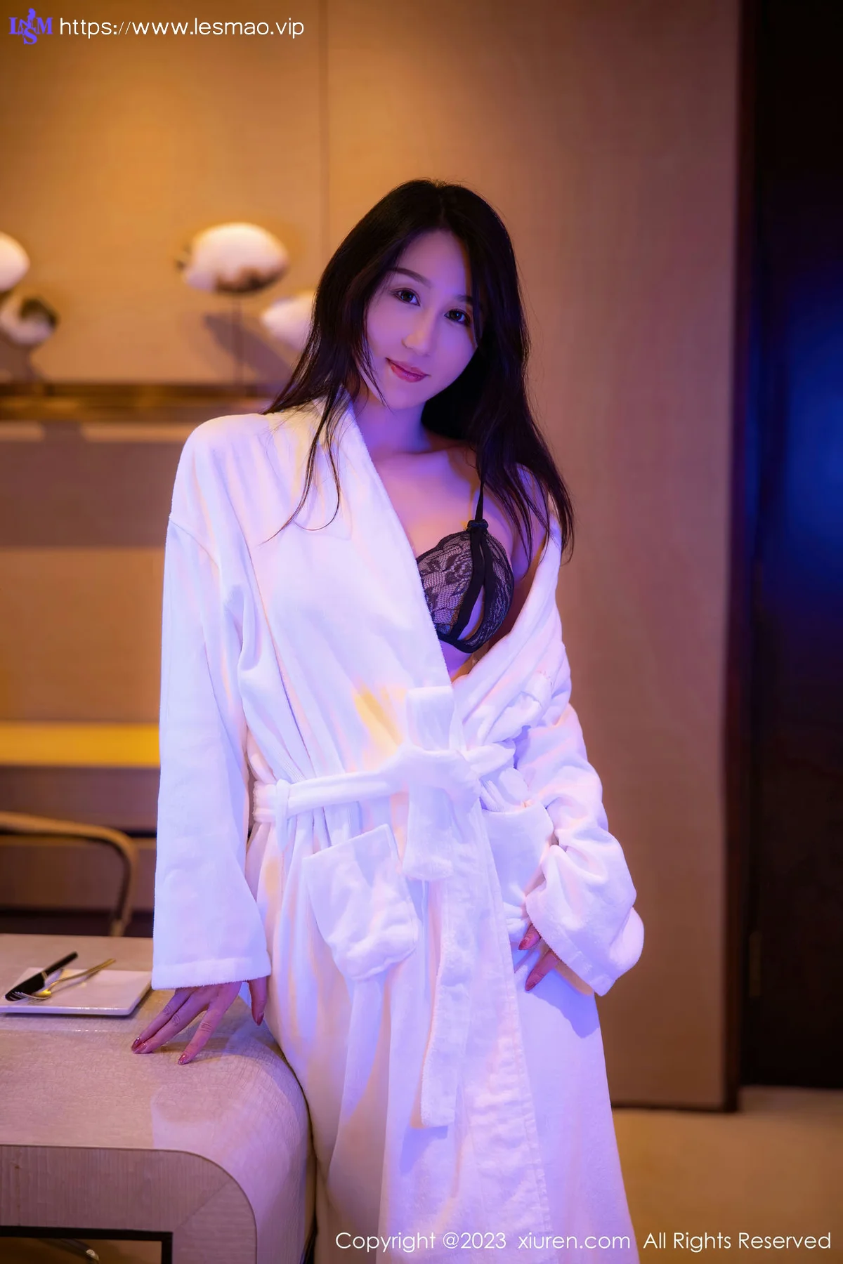 XiuRen 秀人 No.6083 薇薇酱 性感白色睡袍写真 - 3