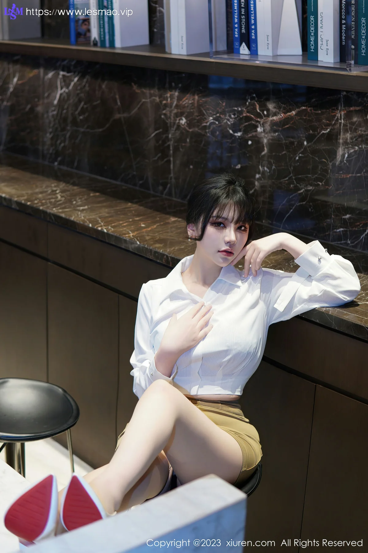 XiuRen 秀人 No.6111 桃桃子_ 新人蕾丝内衣性感写真 - 2