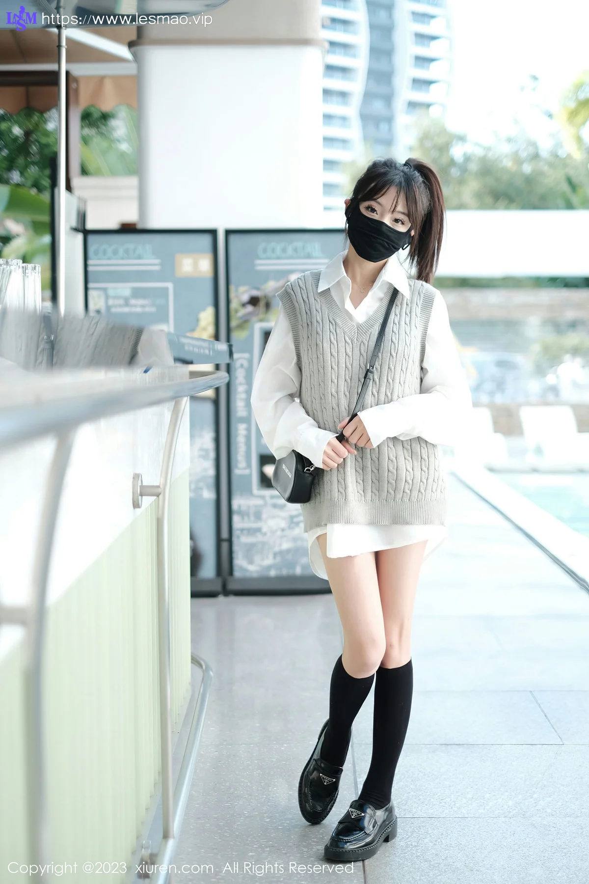 XiuRen 秀人 No.6145 佘贝拉bella 黑色长筒袜旅拍 - 10
